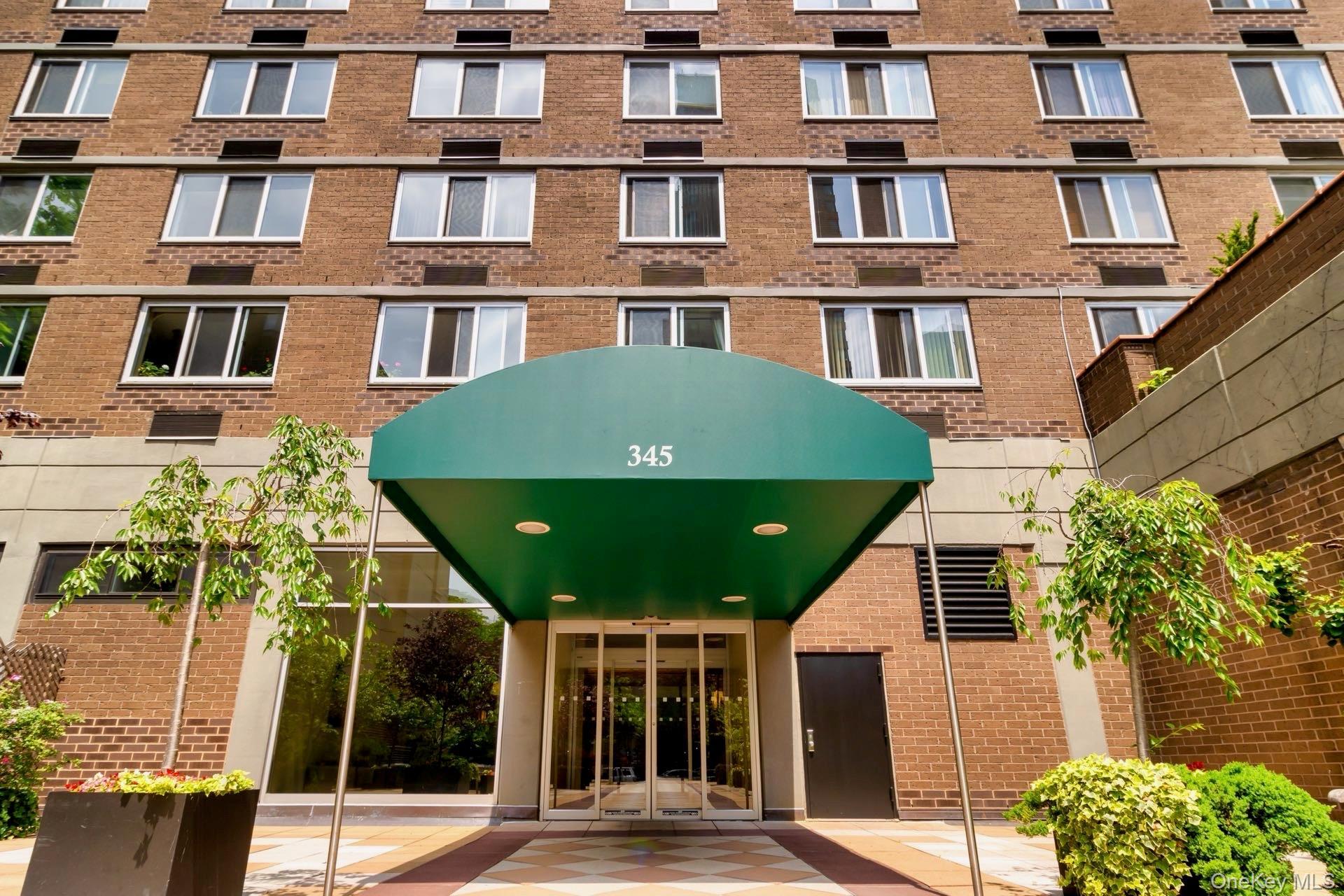 Apartment 93rd  Manhattan, NY 10128, MLS-992874-33