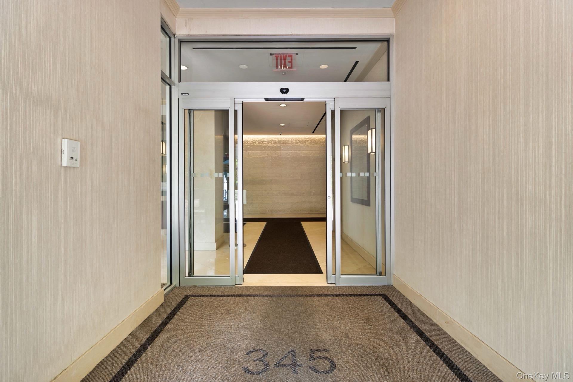 Apartment 93rd  Manhattan, NY 10128, MLS-992874-35