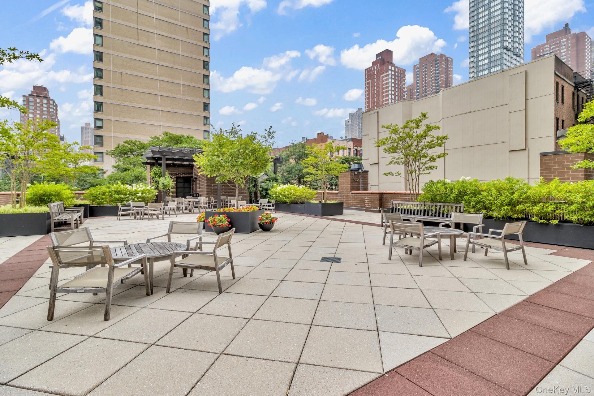 Apartment 93rd  Manhattan, NY 10128, MLS-992874-46