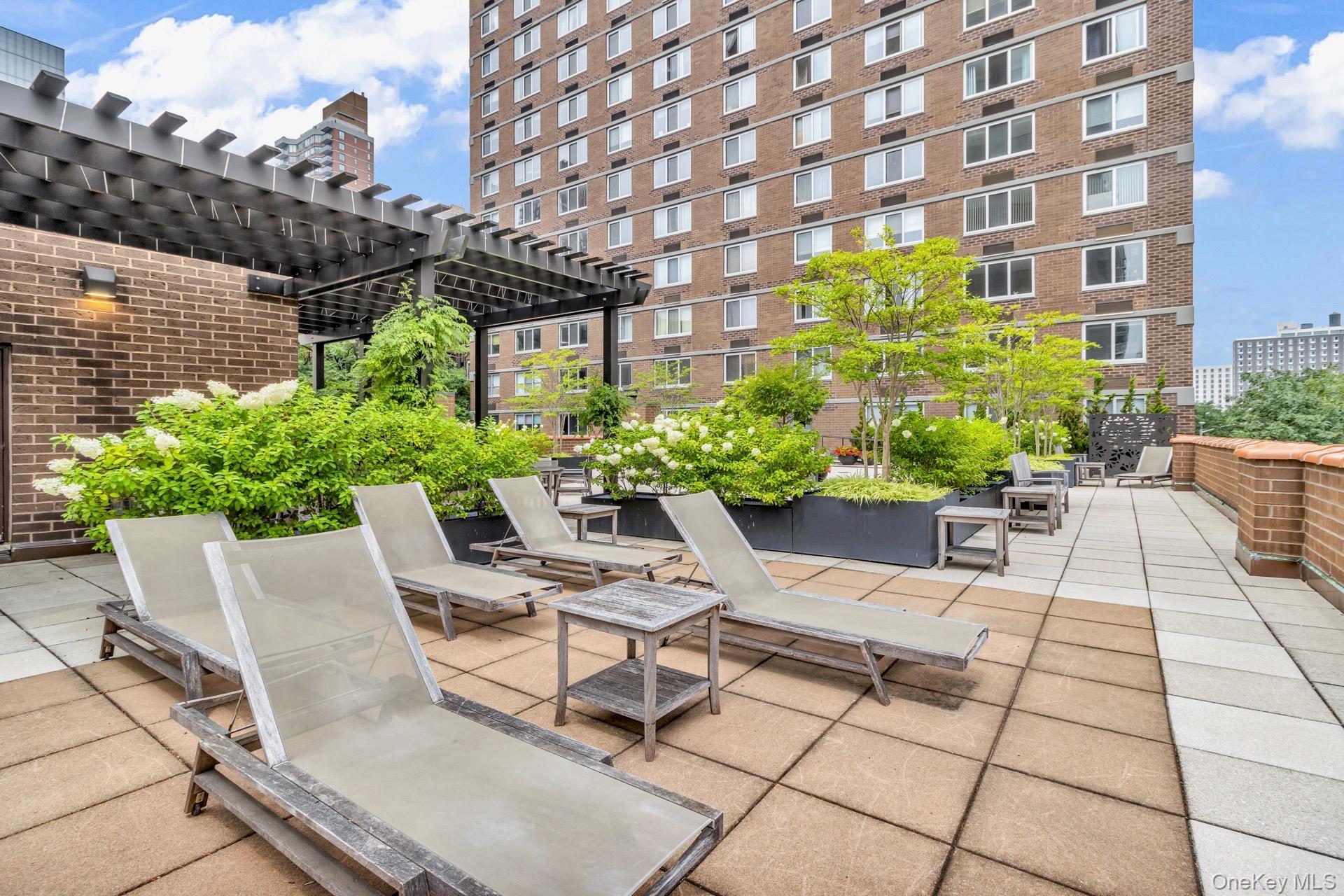 Apartment 93rd  Manhattan, NY 10128, MLS-992874-48