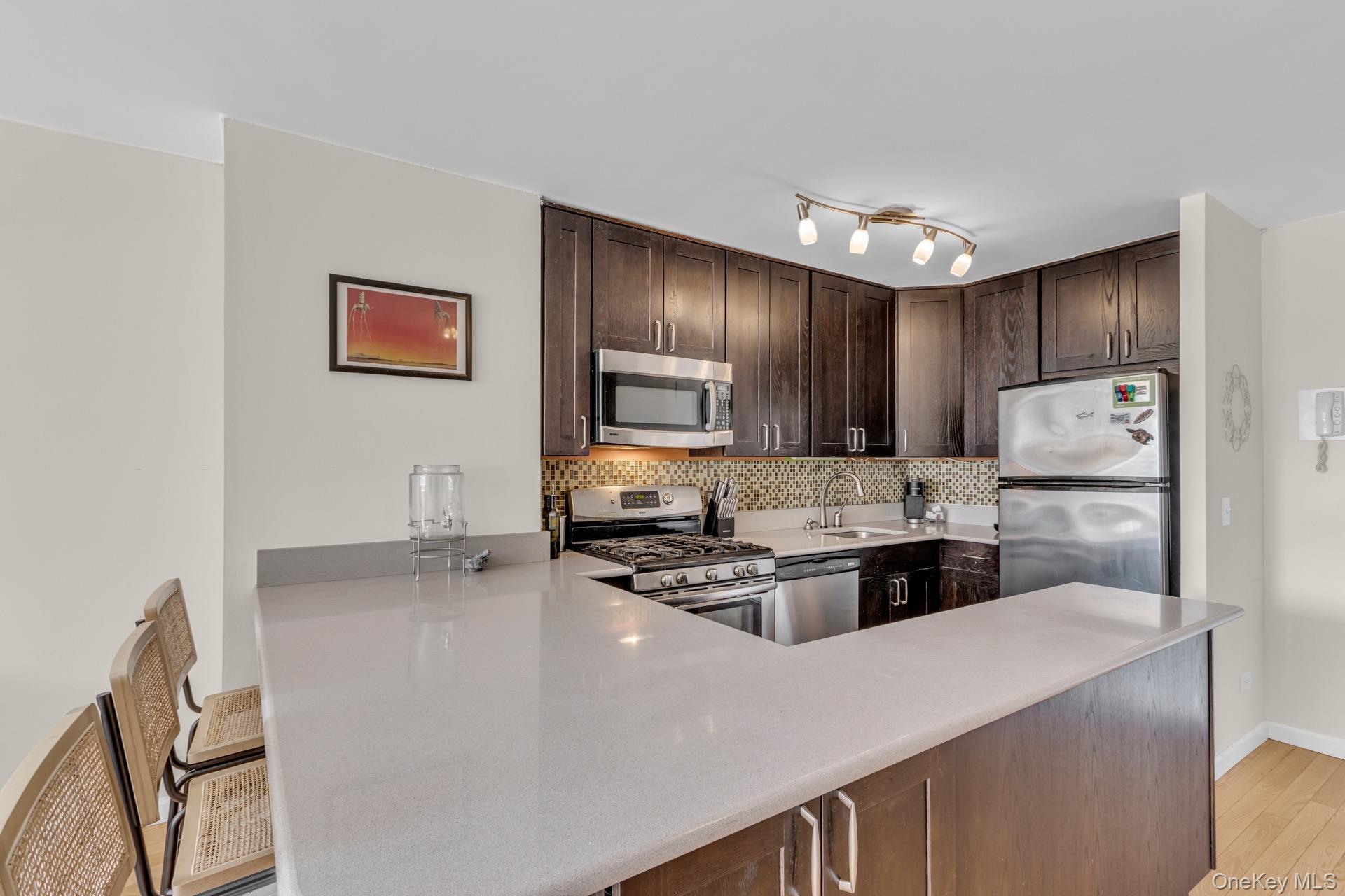 Apartment 93rd  Manhattan, NY 10128, MLS-992874-6