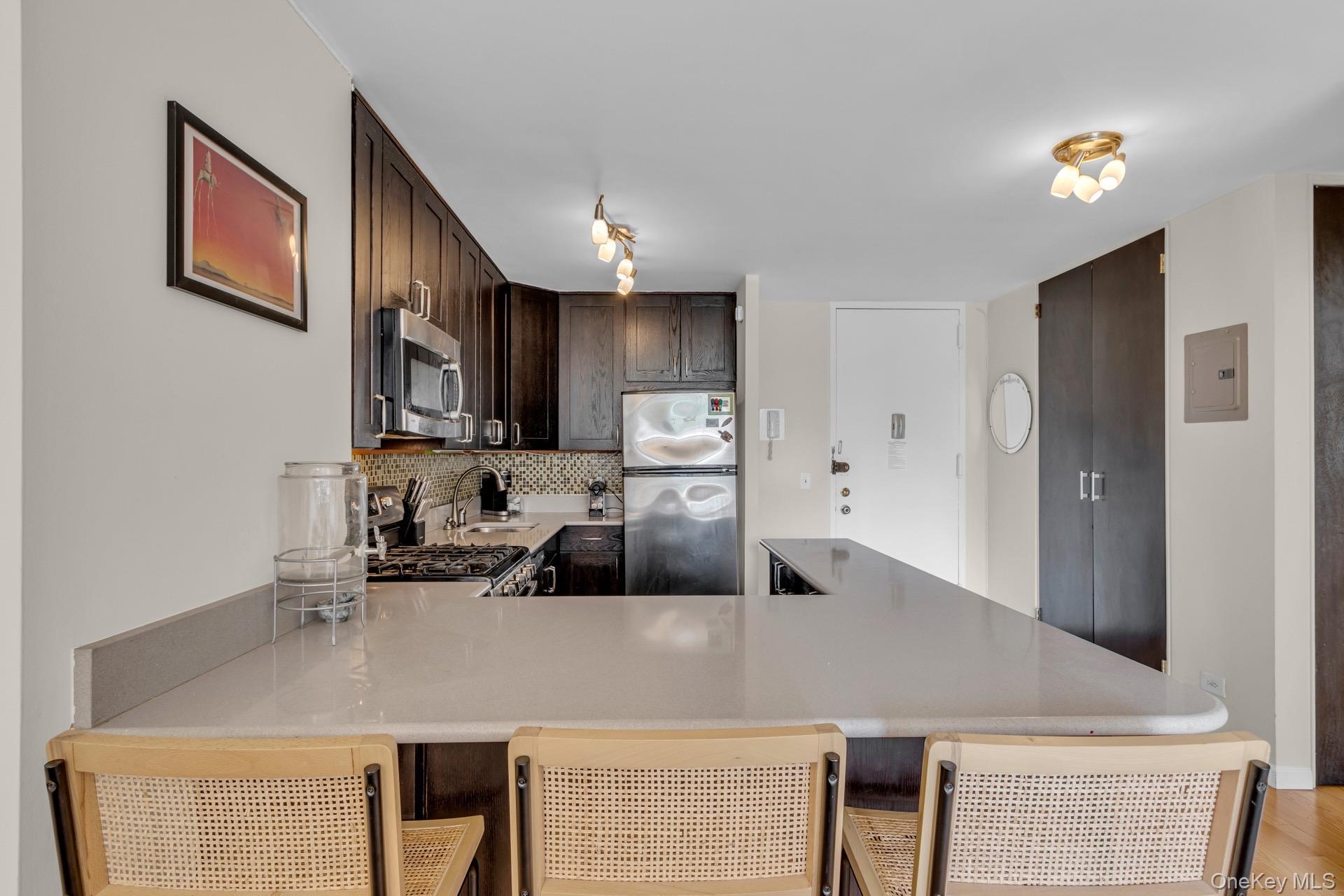 Apartment 93rd  Manhattan, NY 10128, MLS-992874-8