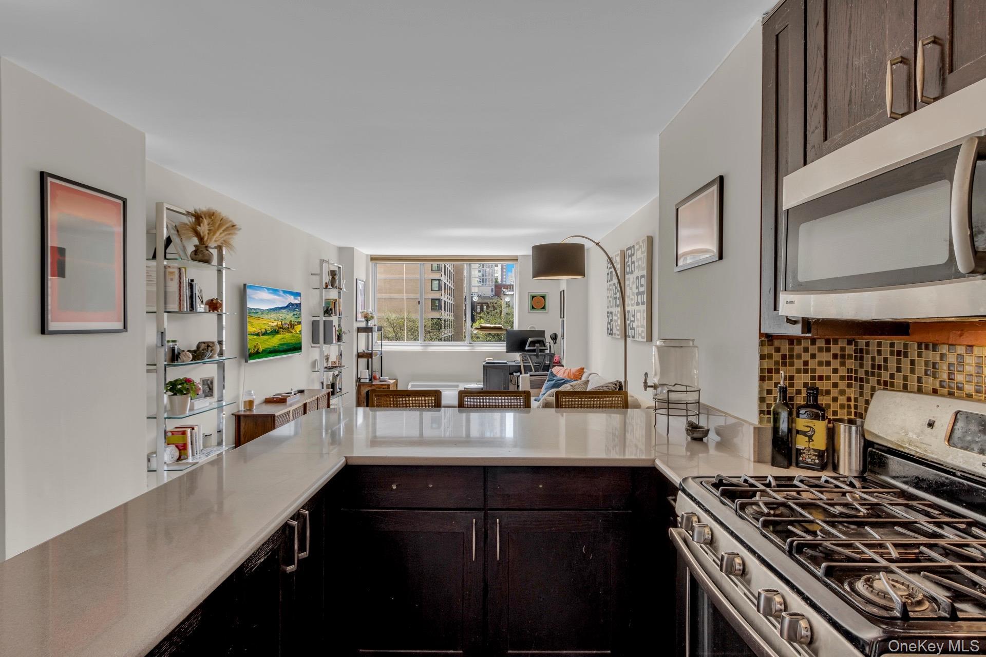 Apartment 93rd  Manhattan, NY 10128, MLS-992874-9