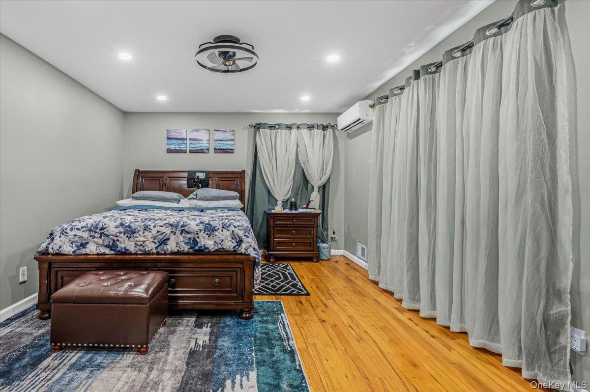 Single Family 149th  Queens, NY 11422, MLS-992891-17