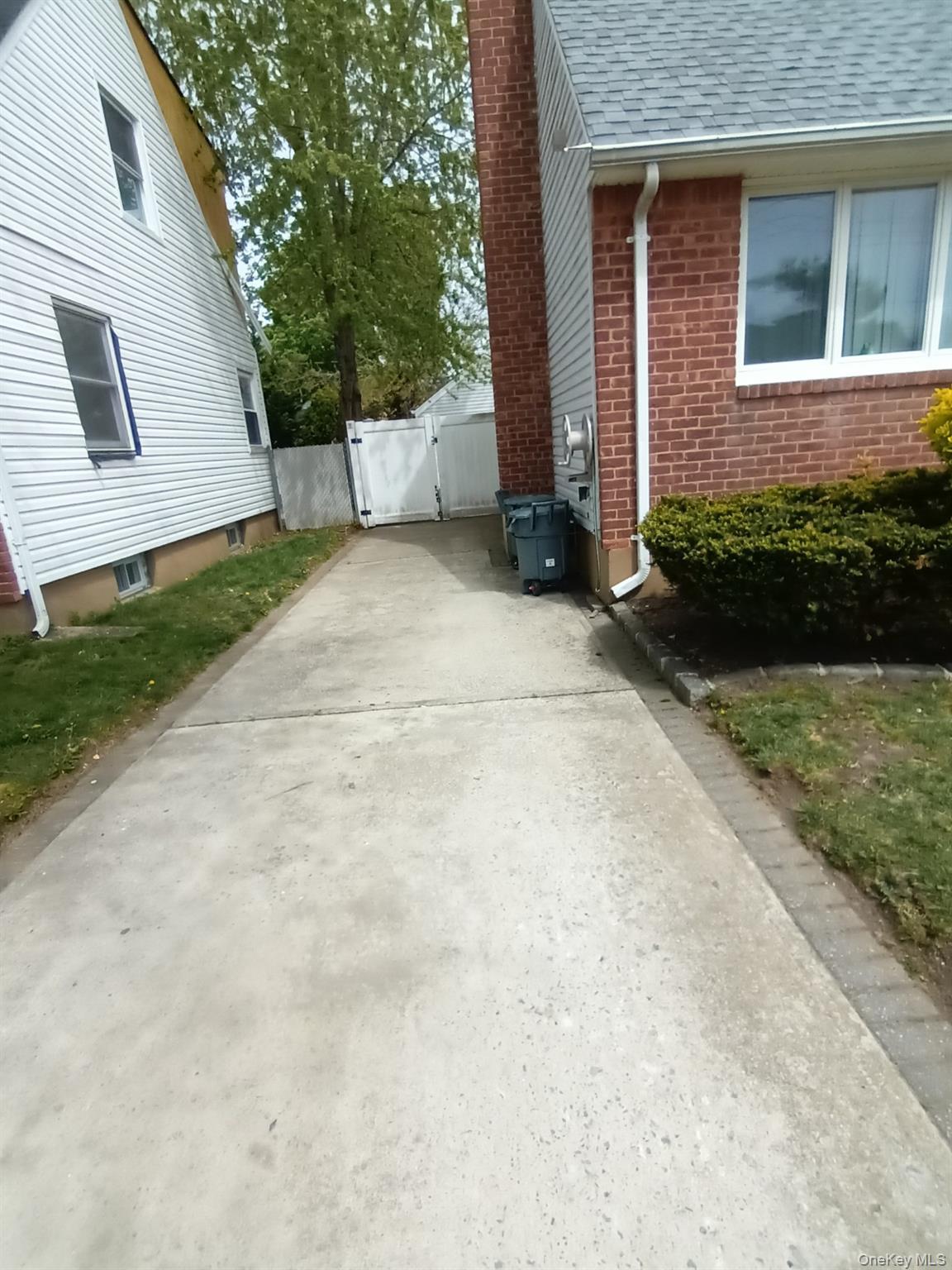 Single Family Jerusalem  Nassau County, NY 11566, MLS-992943-3