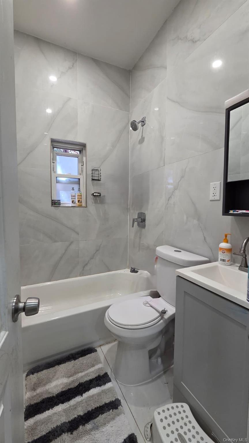 Single Family 8th  Brooklyn, NY 11230, MLS-992945-4