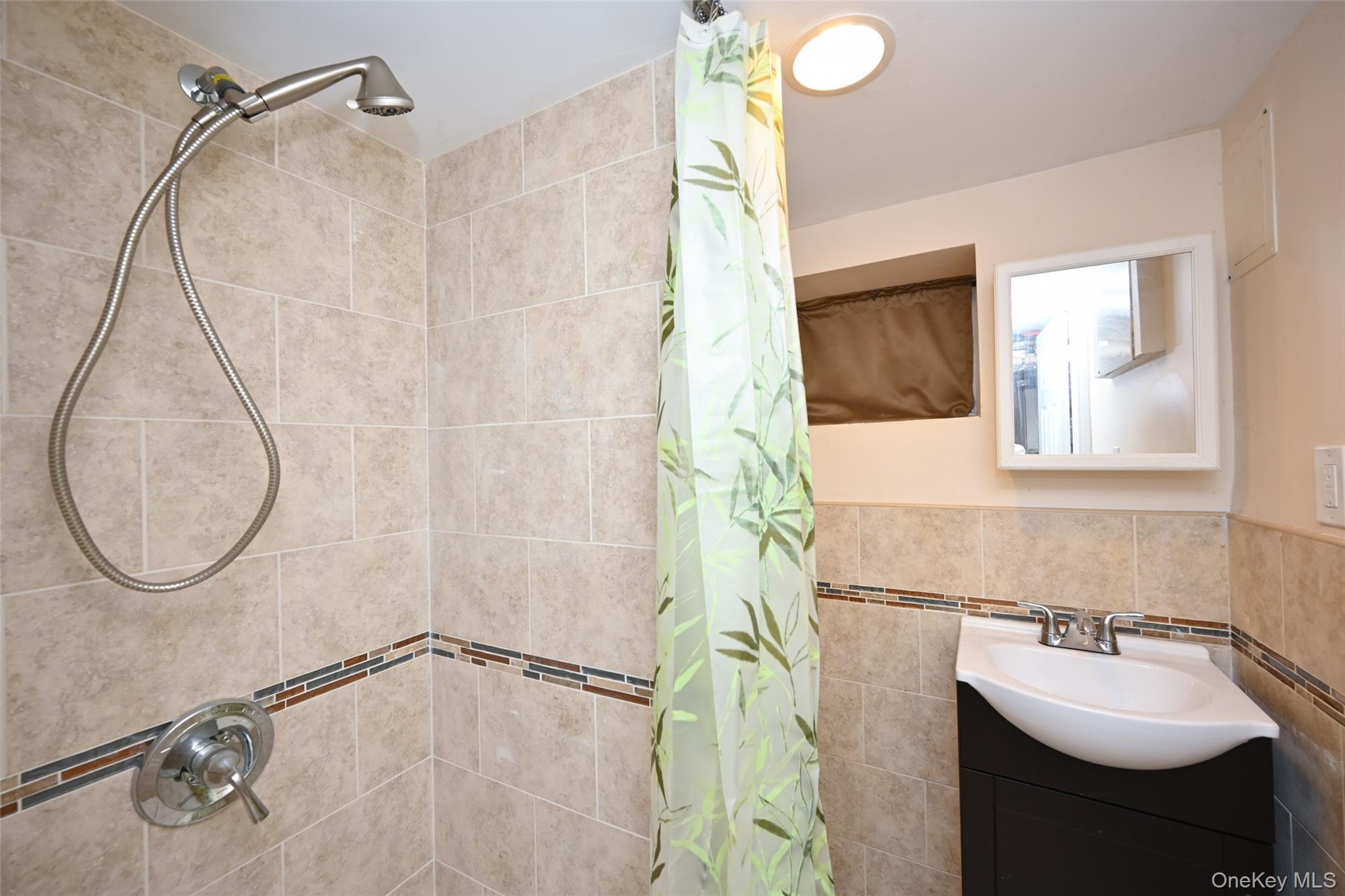 Single Family 116th  Queens, NY 11412, MLS-992962-17