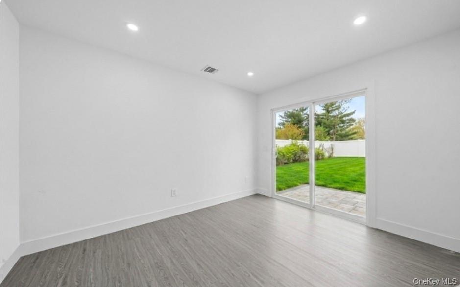Single Family Irish  Suffolk County, NY 11752, MLS-992969-11