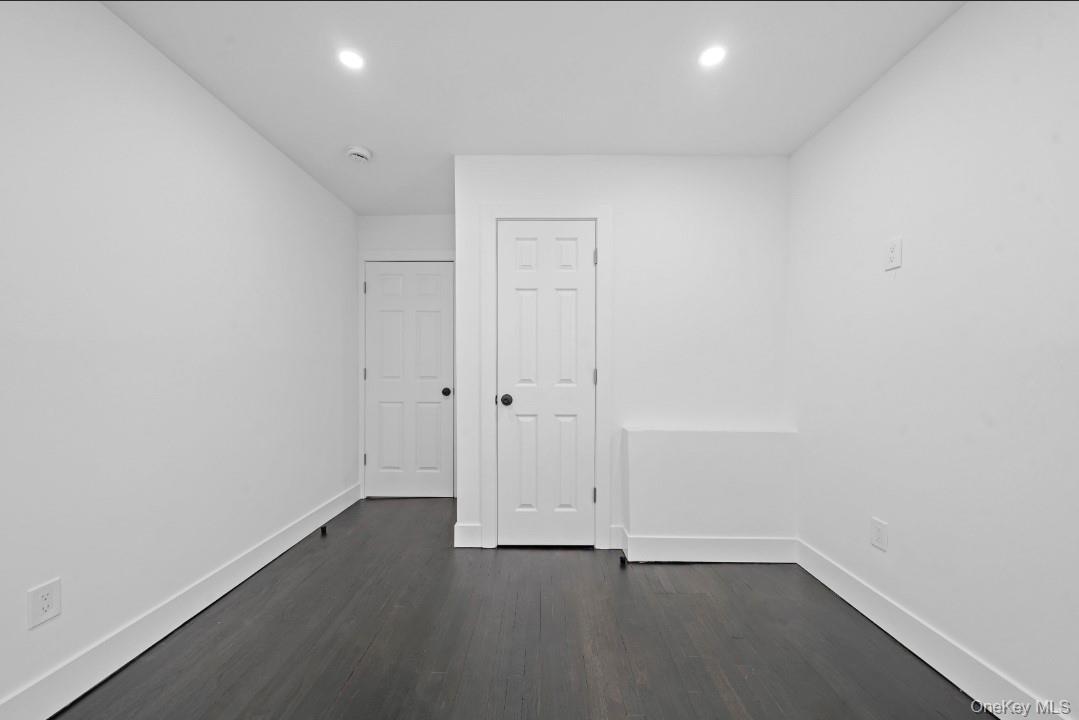 Single Family Irish  Suffolk County, NY 11752, MLS-992969-20