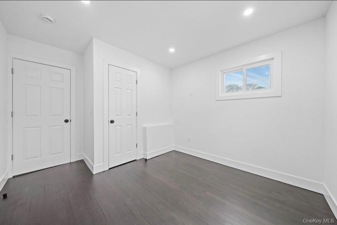 Single Family Irish  Suffolk County, NY 11752, MLS-992969-24