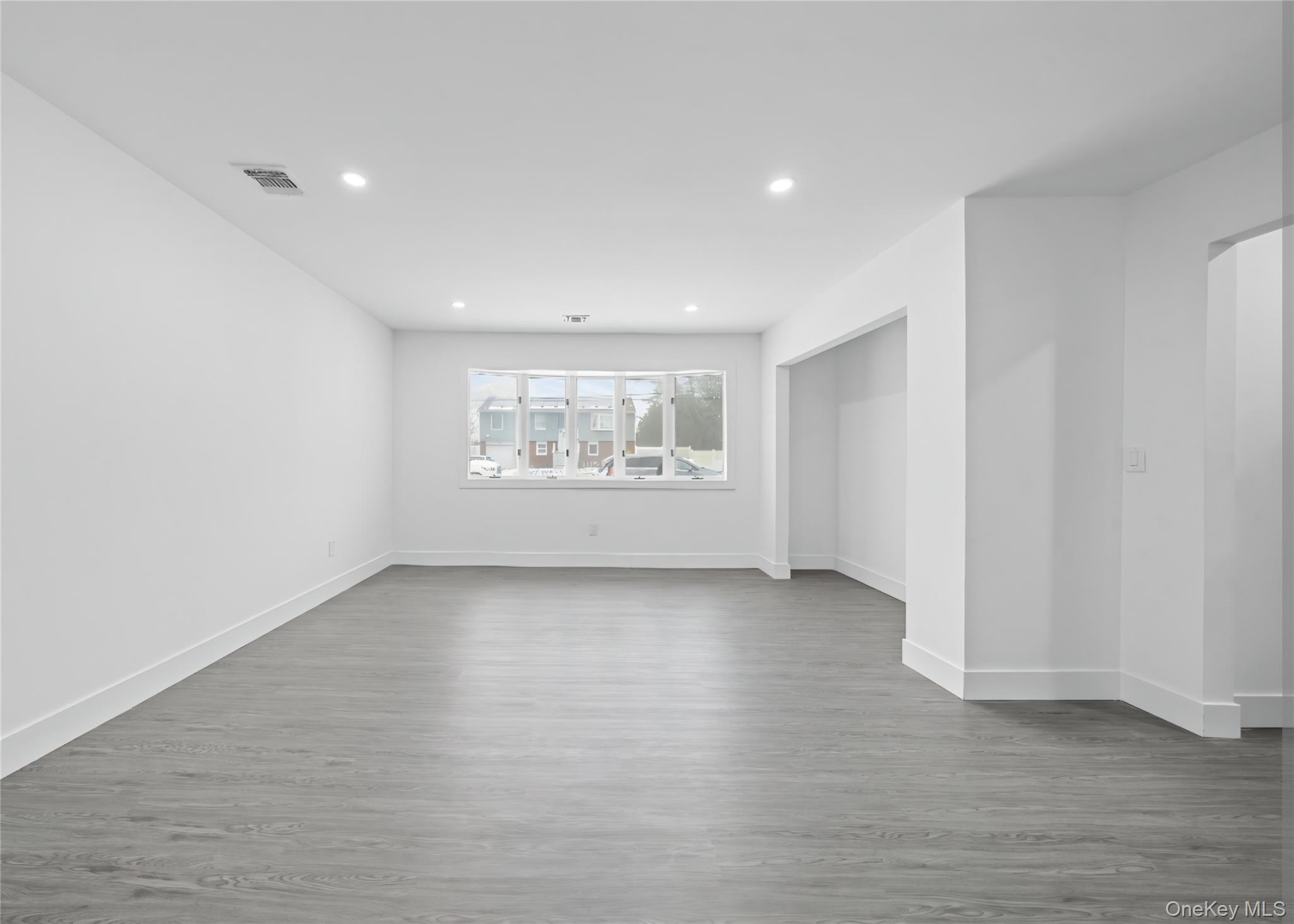Single Family Irish  Suffolk County, NY 11752, MLS-992969-3