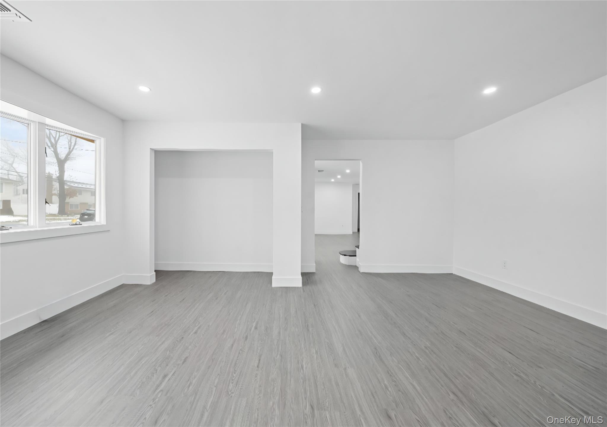 Single Family Irish  Suffolk County, NY 11752, MLS-992969-4
