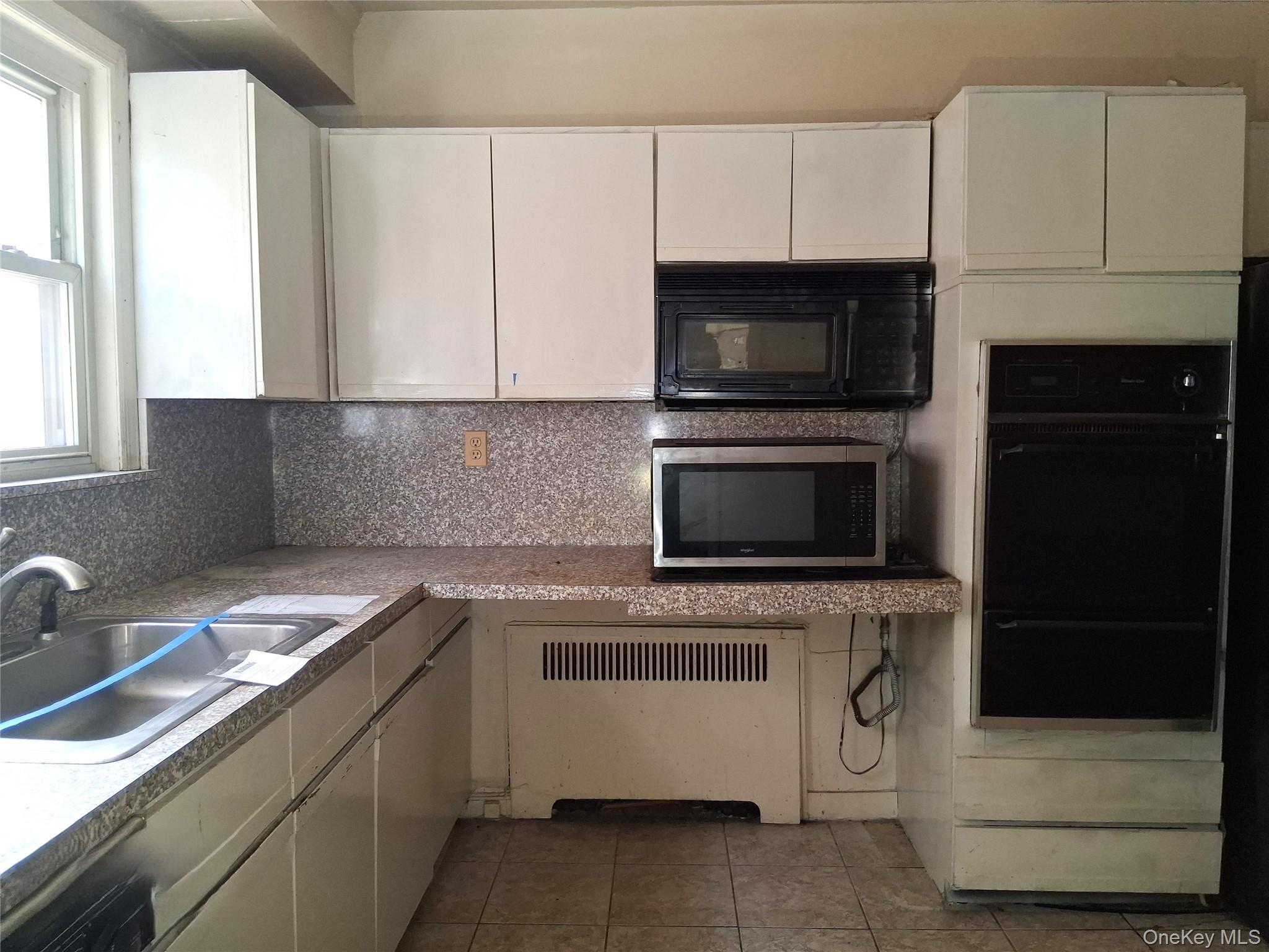 Single Family Hone  Bronx, NY 10469, MLS-992972-3