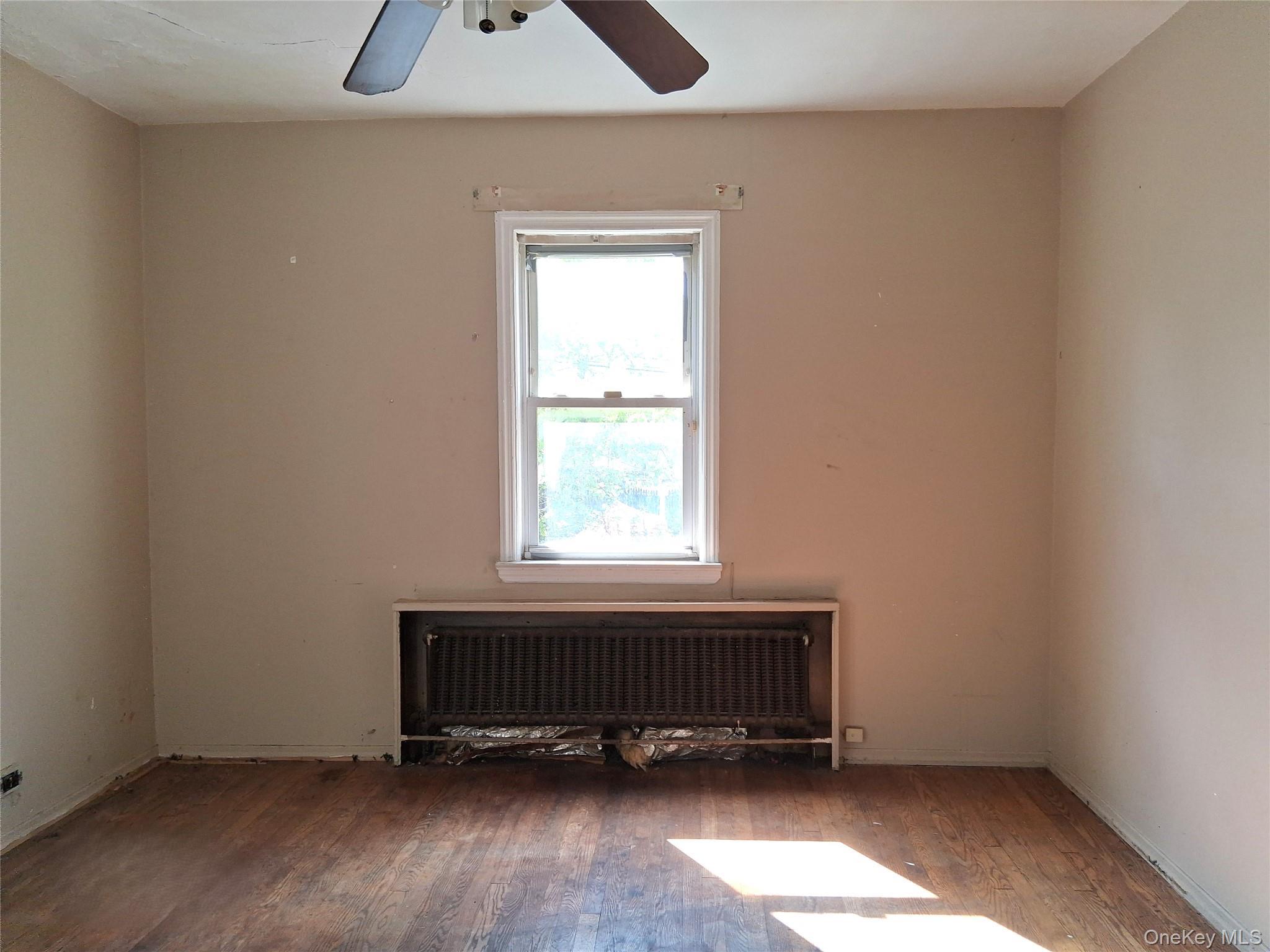 Single Family Hone  Bronx, NY 10469, MLS-992972-6