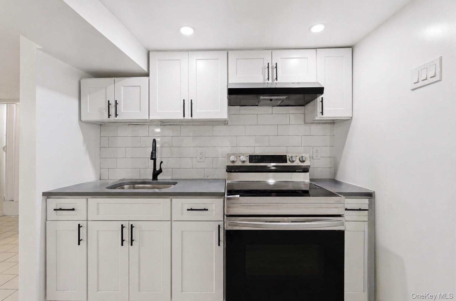 Single Family 147th Queens, NY 11413, MLS-993074-16