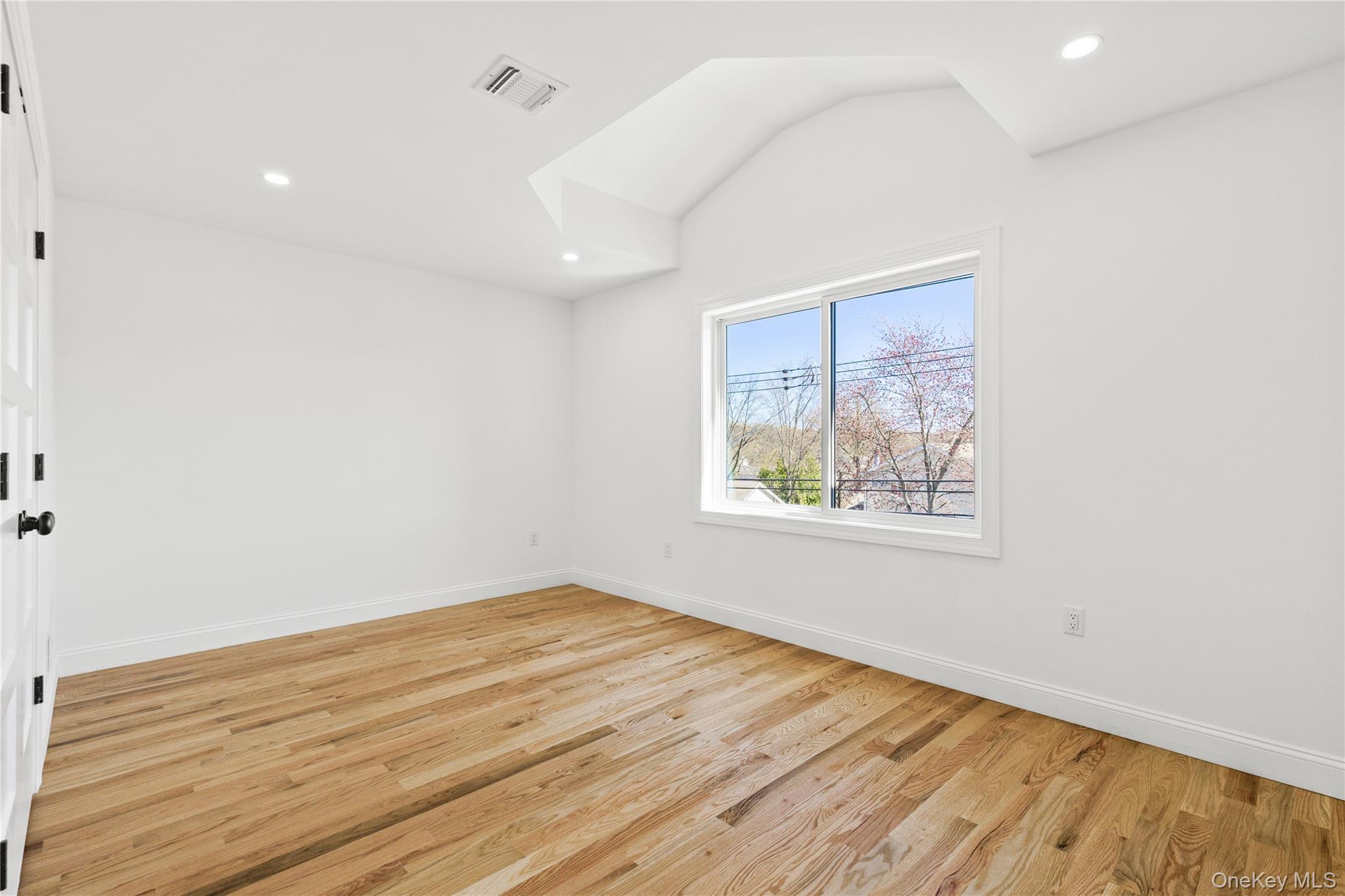 Single Family Annadale  Staten Island, NY 10312, MLS-993080-25