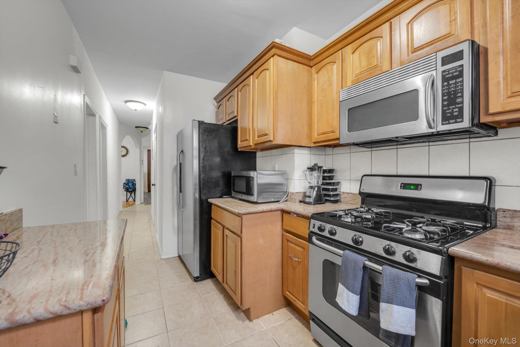 Single Family Van Siclen Brooklyn, NY 11207, MLS-993105-16