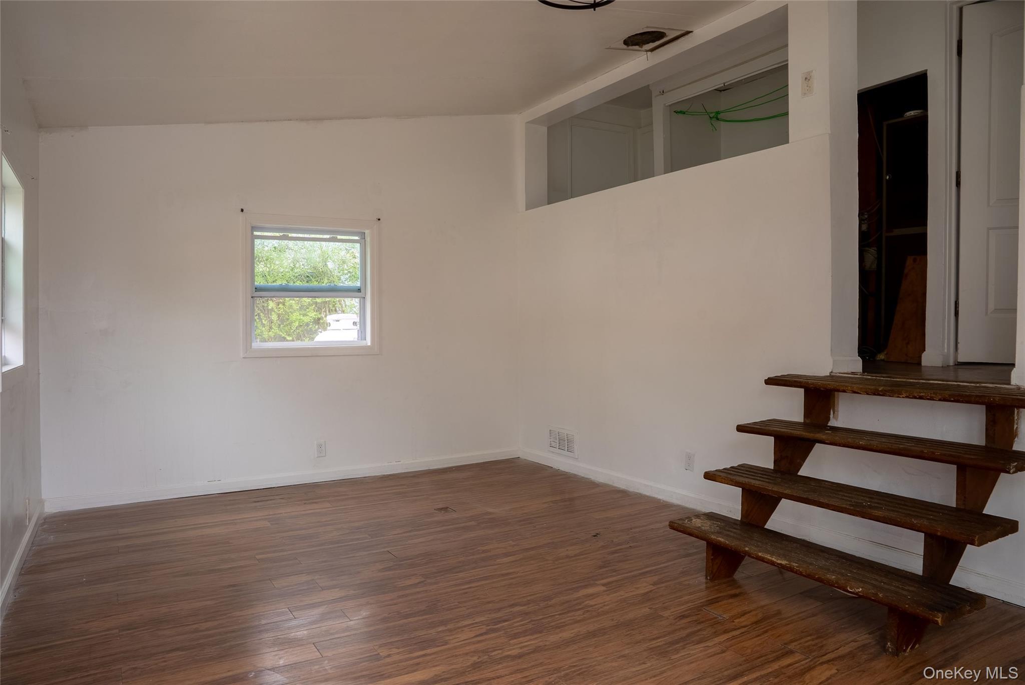 Single Family Minuteman  Suffolk County, NY 11716, MLS-993146-12