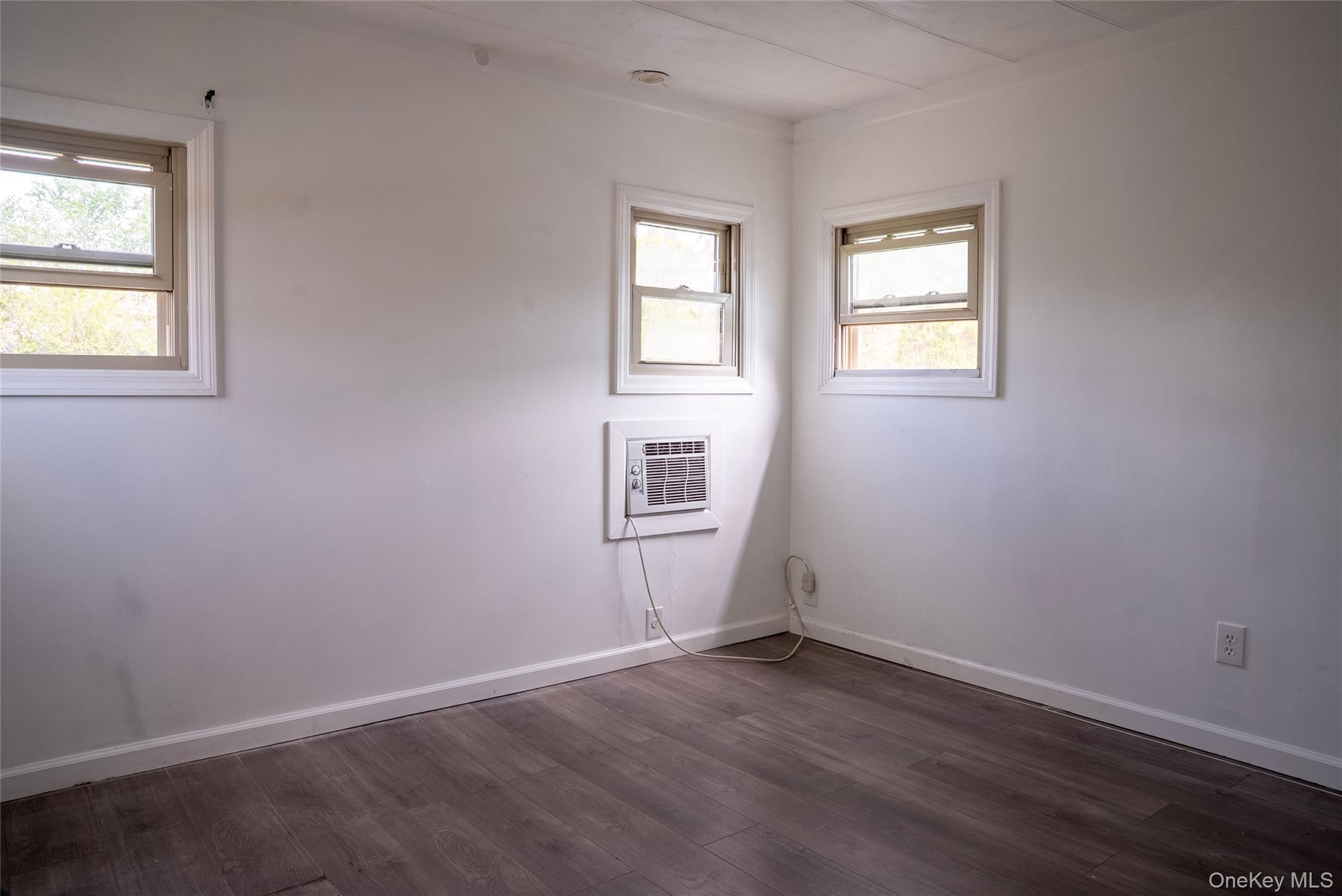 Single Family Minuteman  Suffolk County, NY 11716, MLS-993146-14