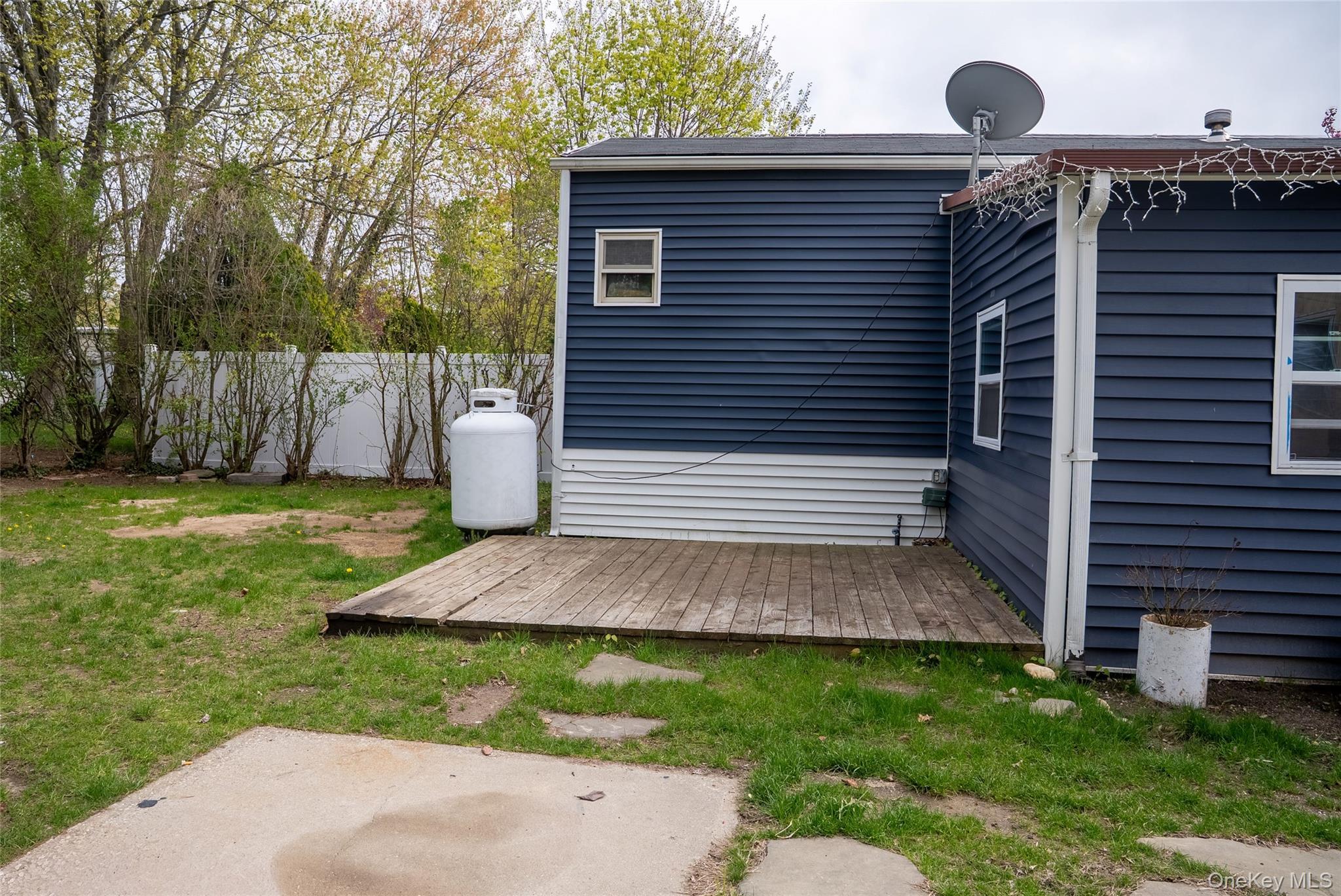 Single Family Minuteman  Suffolk County, NY 11716, MLS-993146-18