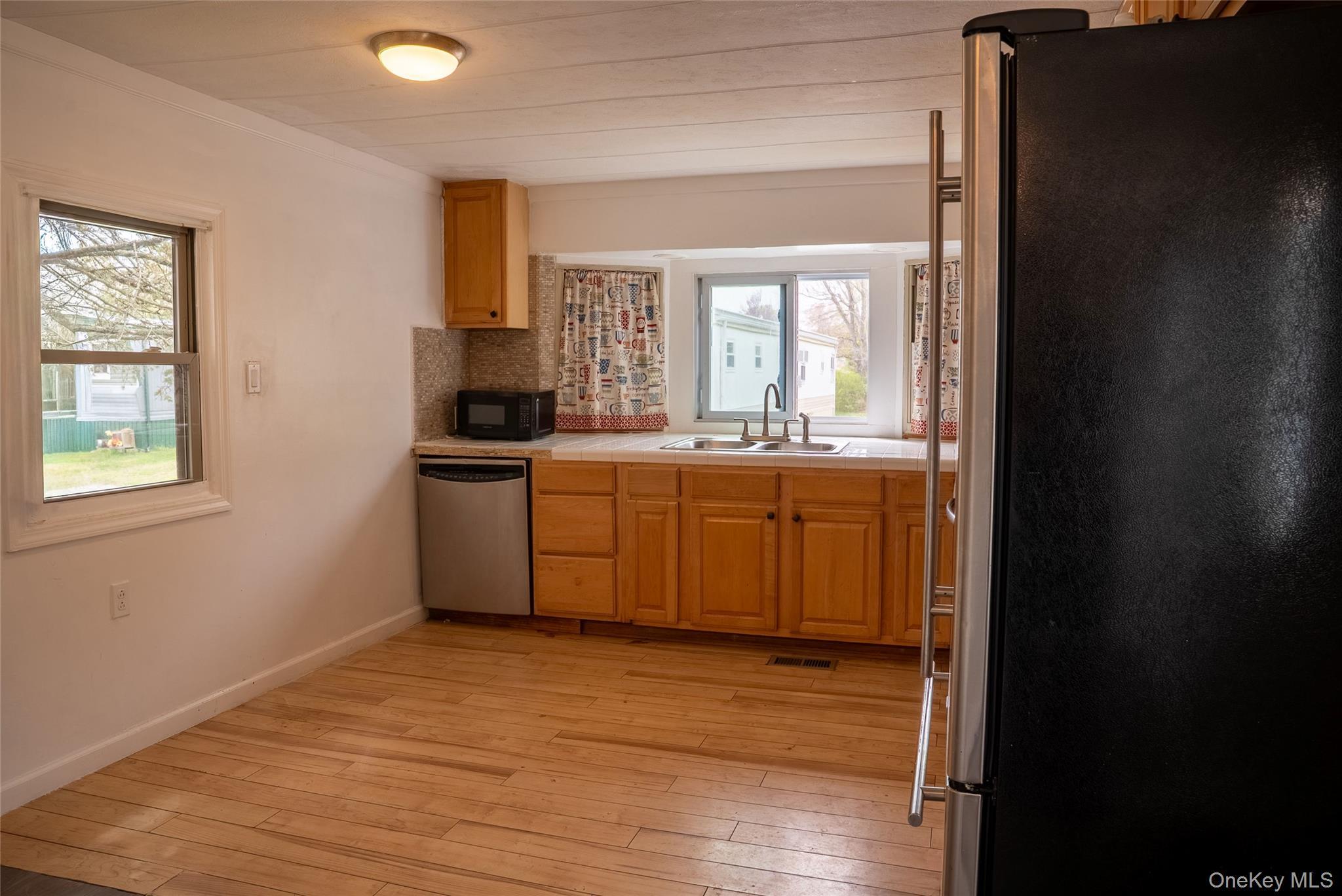 Single Family Minuteman  Suffolk County, NY 11716, MLS-993146-7