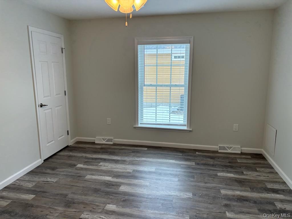 Single Family Old Country Road Suffolk County, NY 11901, MLS-993160-11