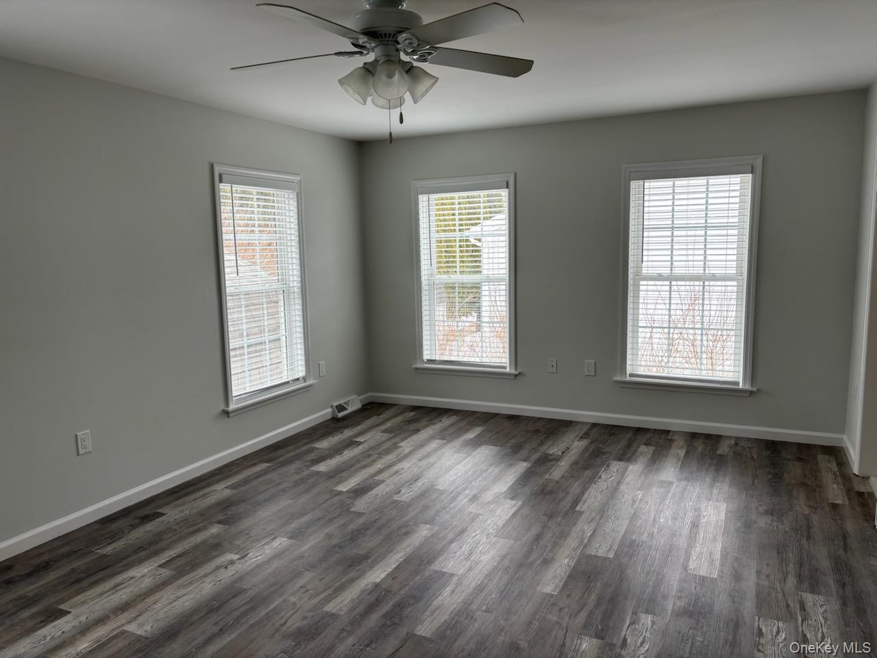 Single Family Old Country Road Suffolk County, NY 11901, MLS-993160-16