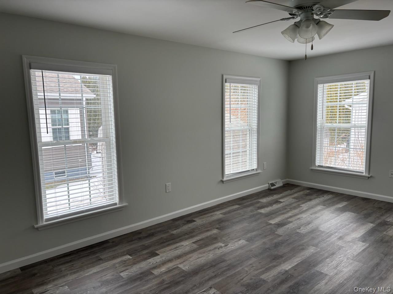 Single Family Old Country Road Suffolk County, NY 11901, MLS-993160-17