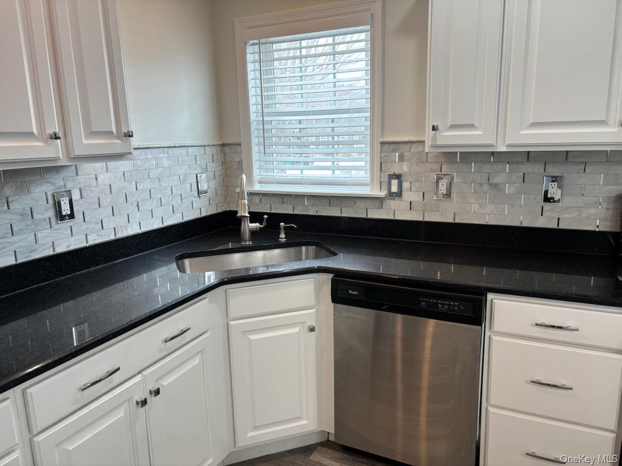 Single Family Old Country Road Suffolk County, NY 11901, MLS-993160-20