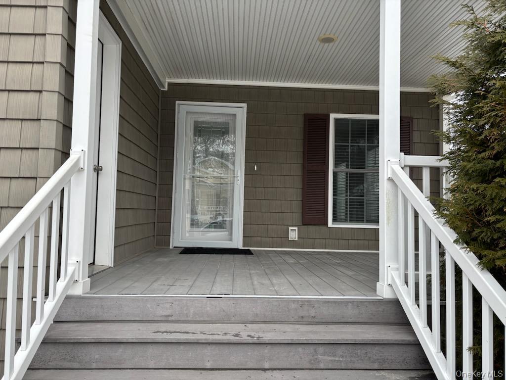 Single Family Old Country Road Suffolk County, NY 11901, MLS-993160-6
