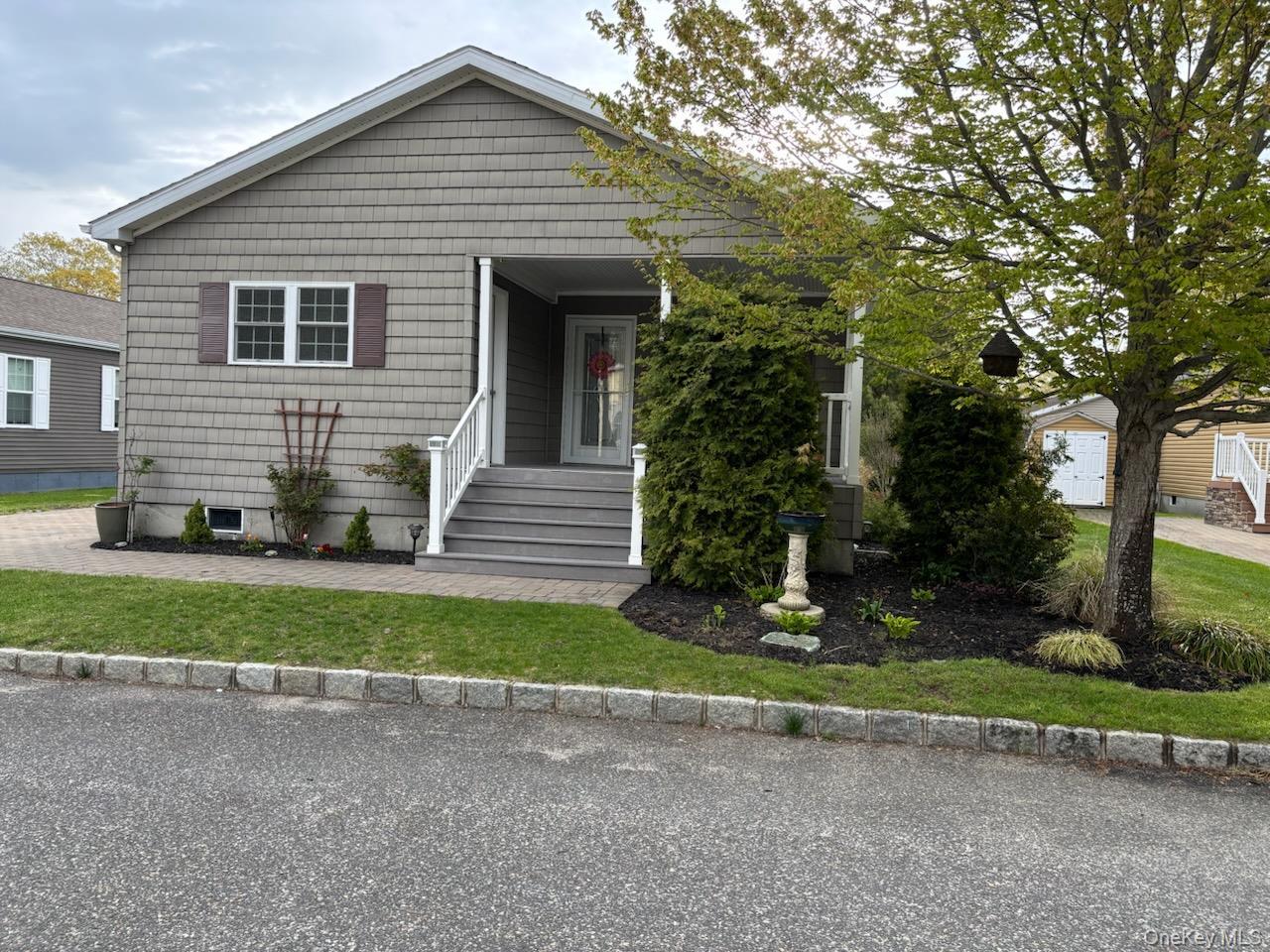 Single Family Old Country Road Suffolk County, NY 11901, MLS-993160-7