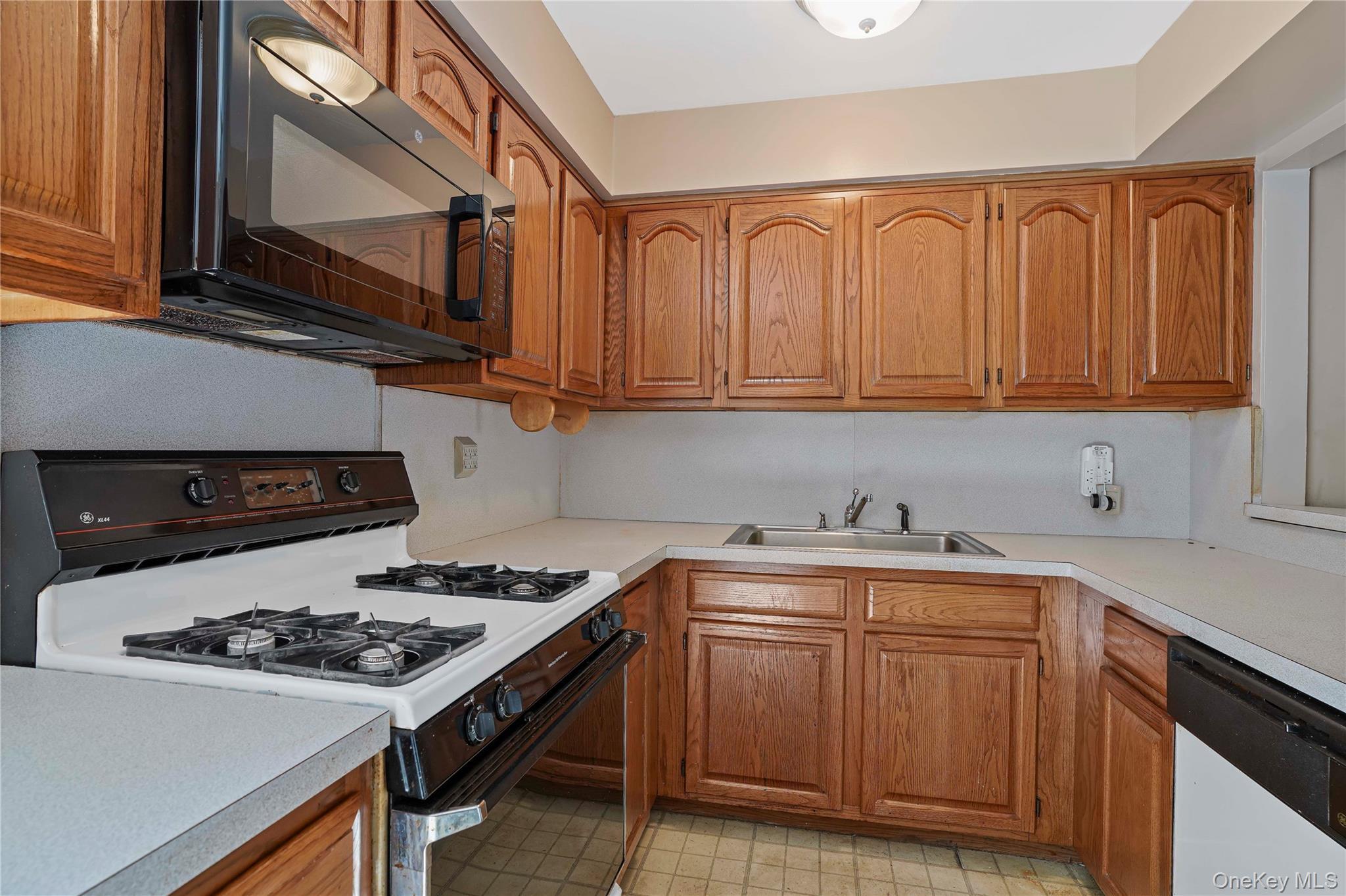 Single Family Croft Staten Island, NY 10306, MLS-993178-8