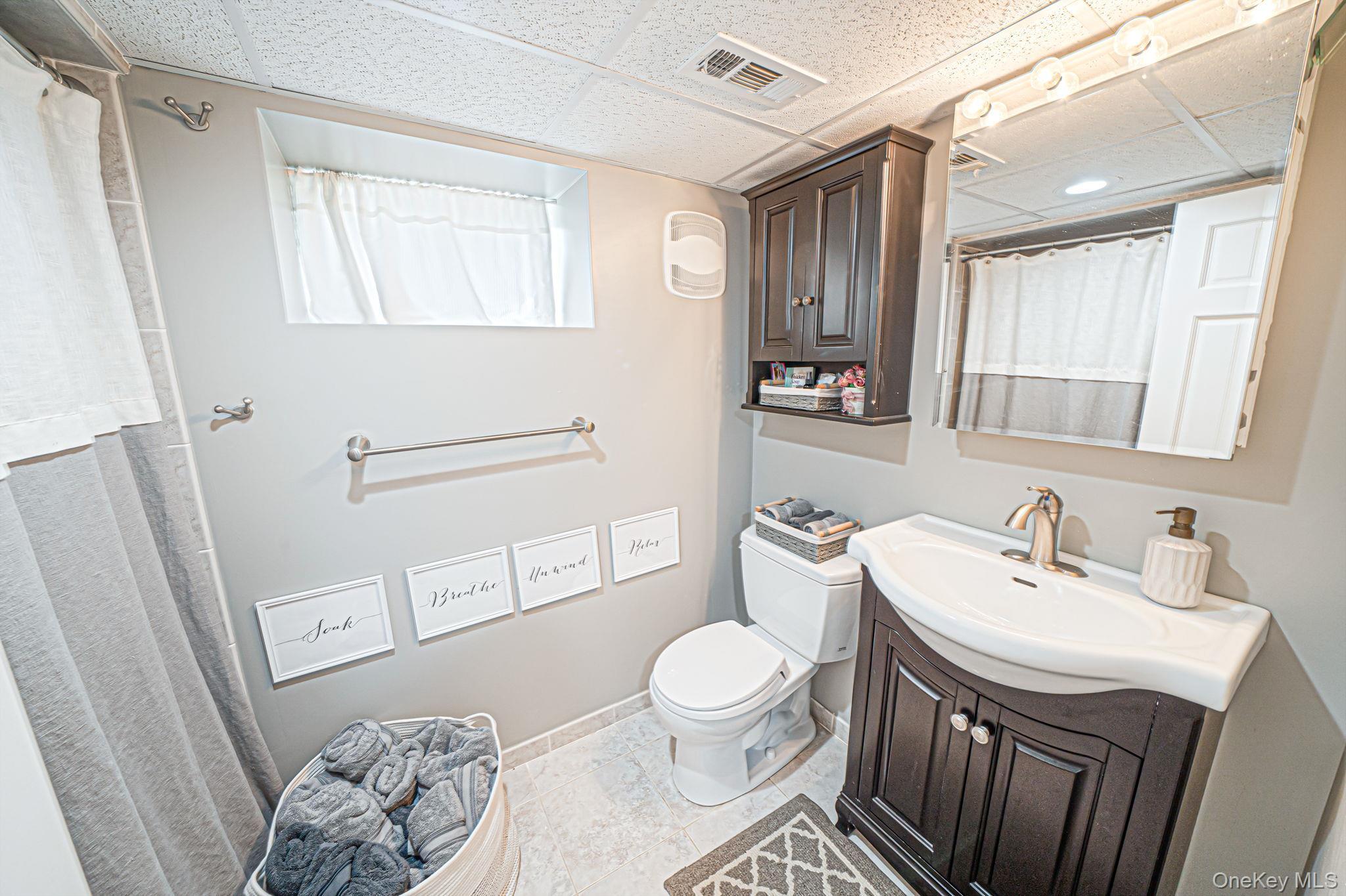 Single Family Burlington  Suffolk County, NY 11729, MLS-993183-20