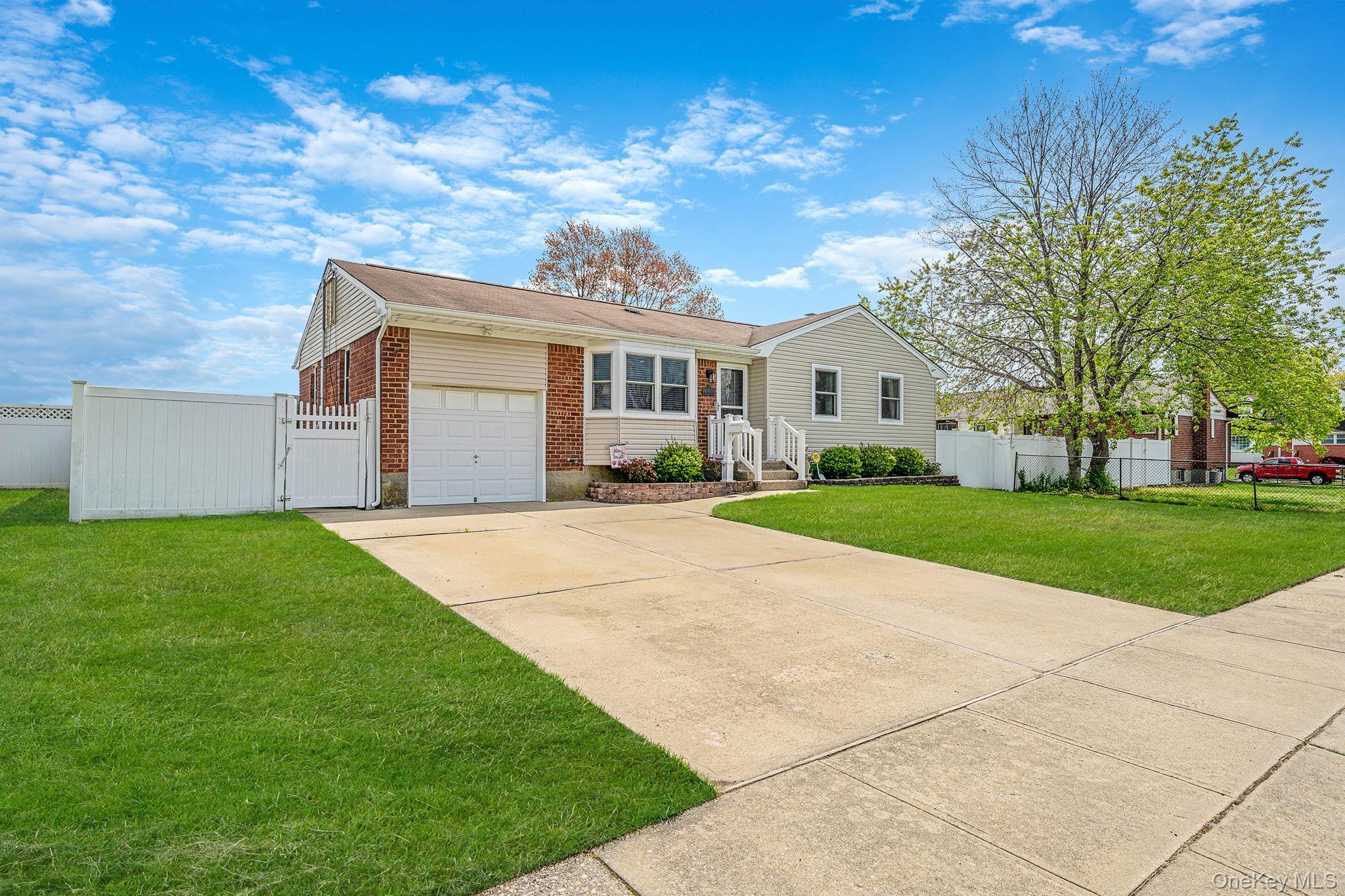 Single Family Burlington  Suffolk County, NY 11729, MLS-993183-34