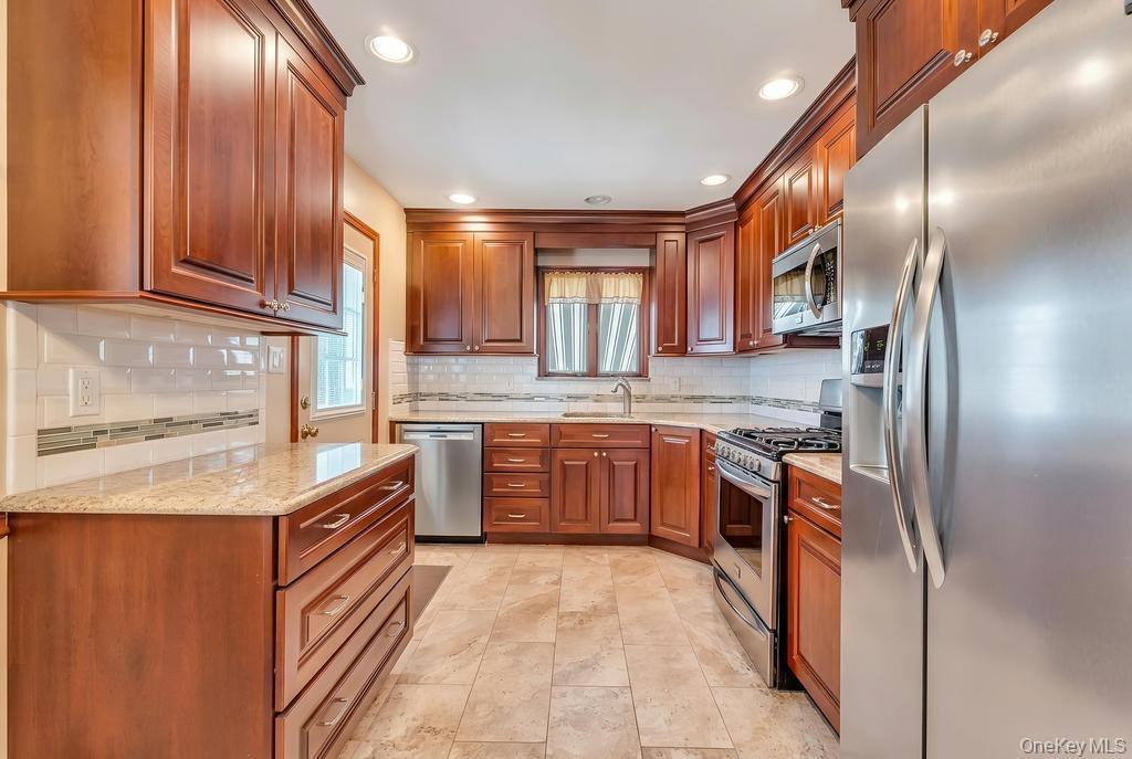 Single Family Melrose  Nassau County, NY 11580, MLS-993190-22