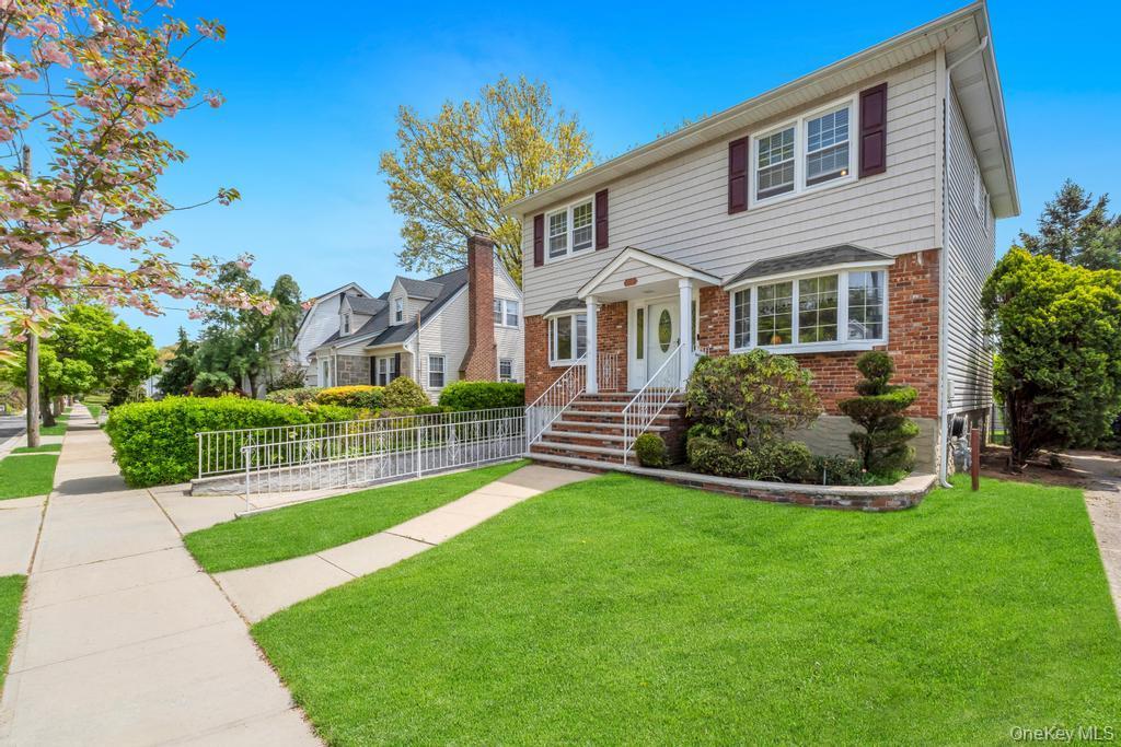 Single Family Melrose  Nassau County, NY 11580, MLS-993190-4