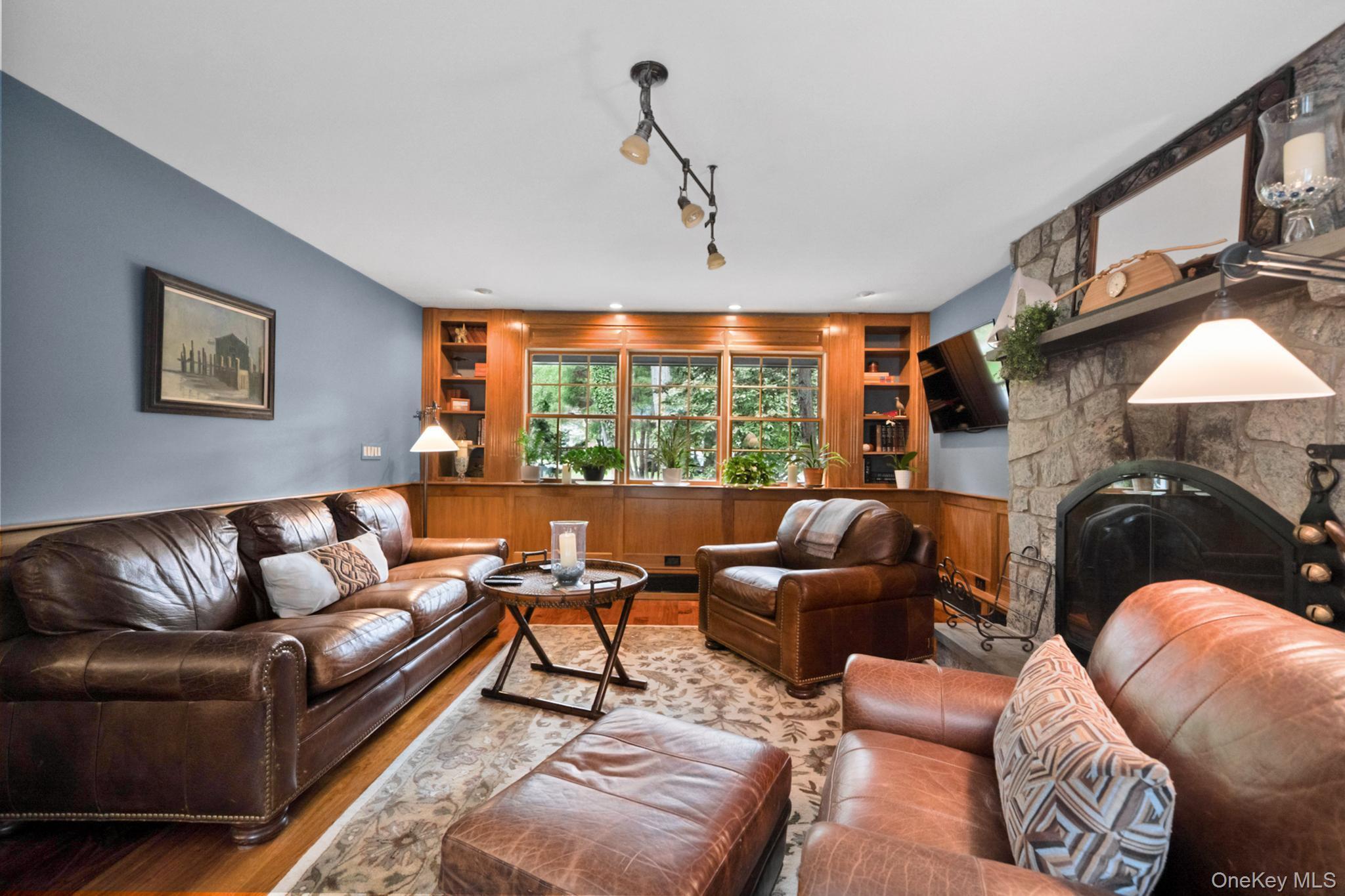 Single Family Prairie Lane Suffolk County, NY 11719, MLS-993302-10