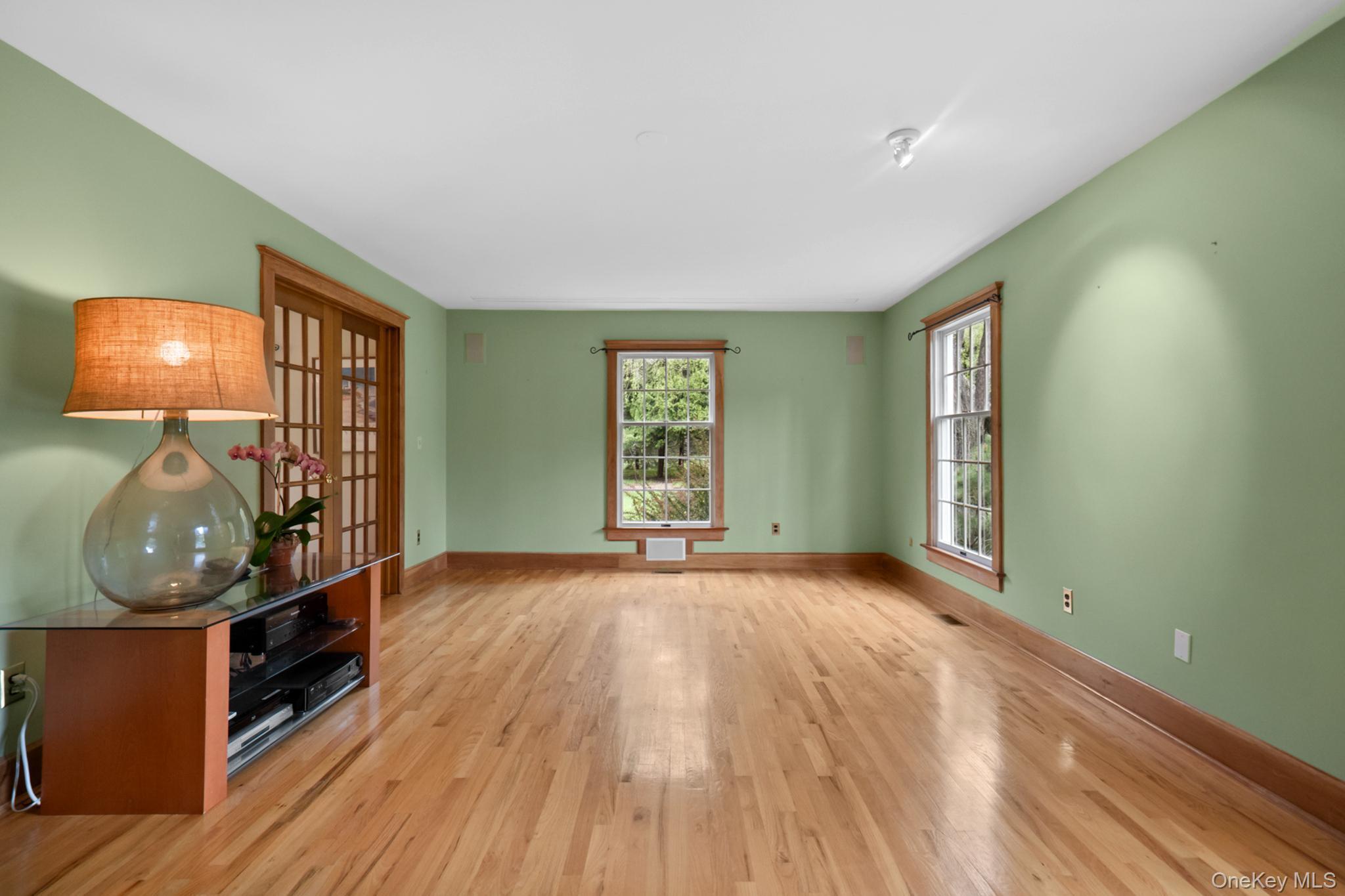 Single Family Prairie Lane Suffolk County, NY 11719, MLS-993302-11