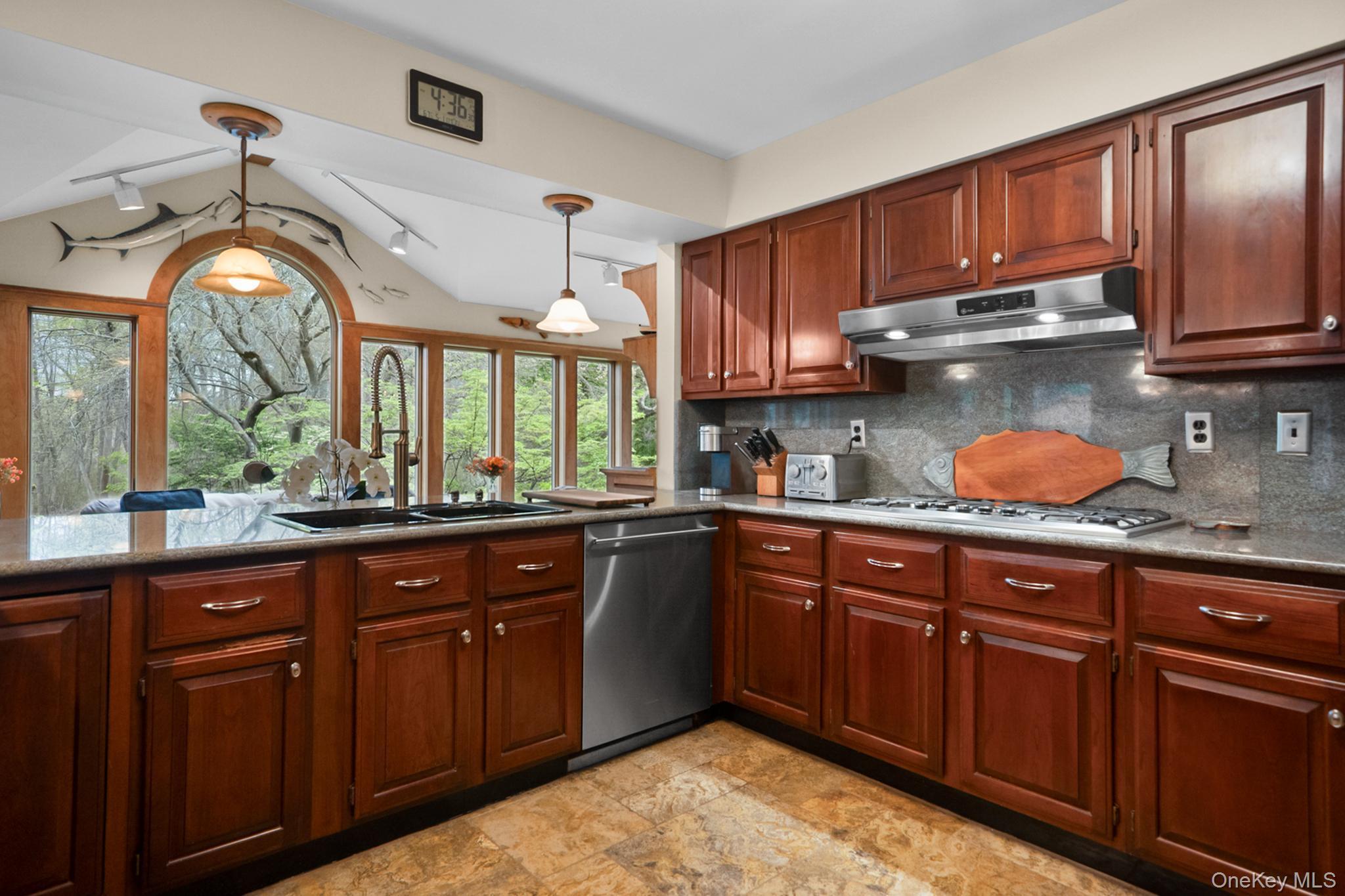 Single Family Prairie Lane Suffolk County, NY 11719, MLS-993302-6