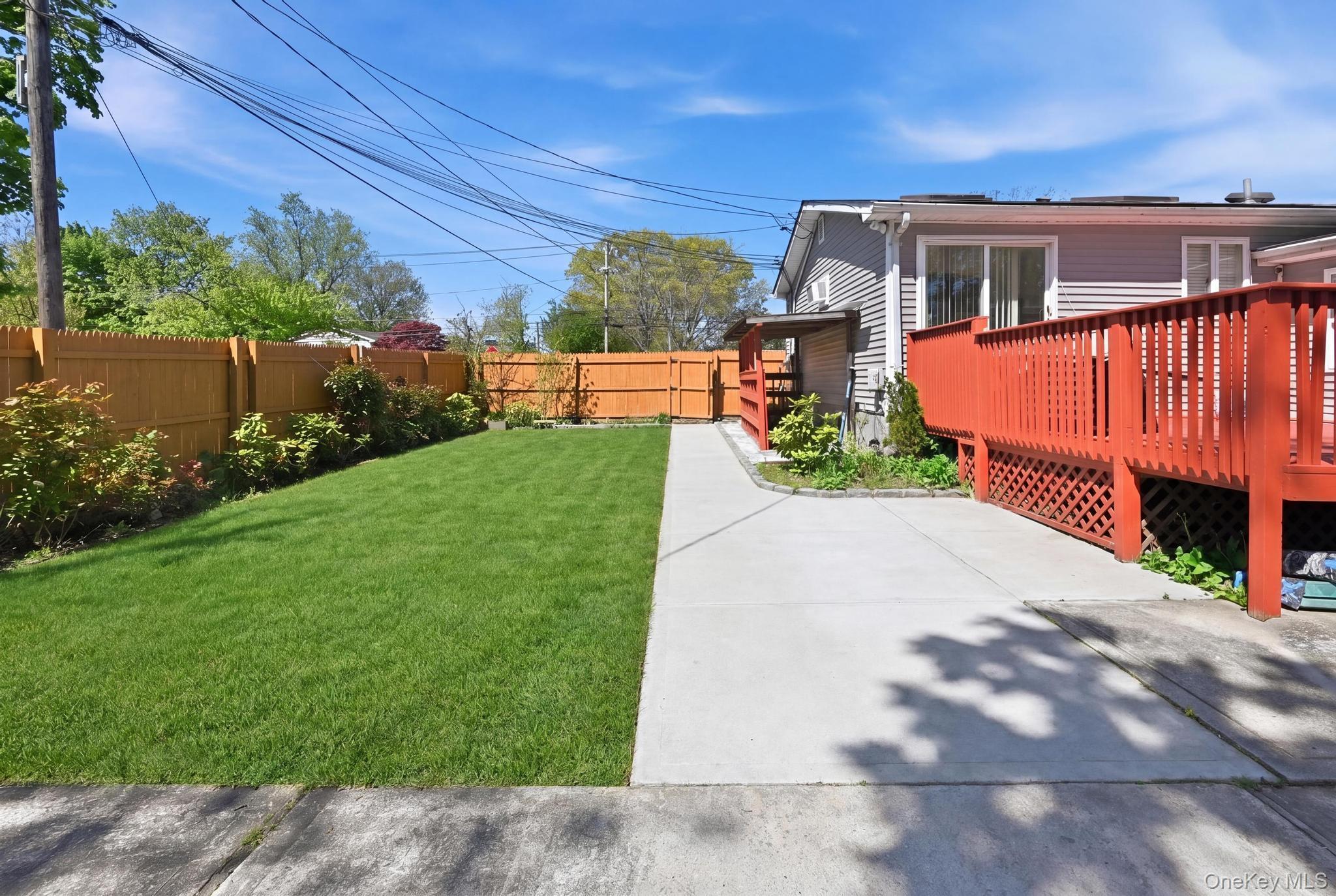 Single Family Broadway Suffolk County, NY 11717, MLS-993310-13