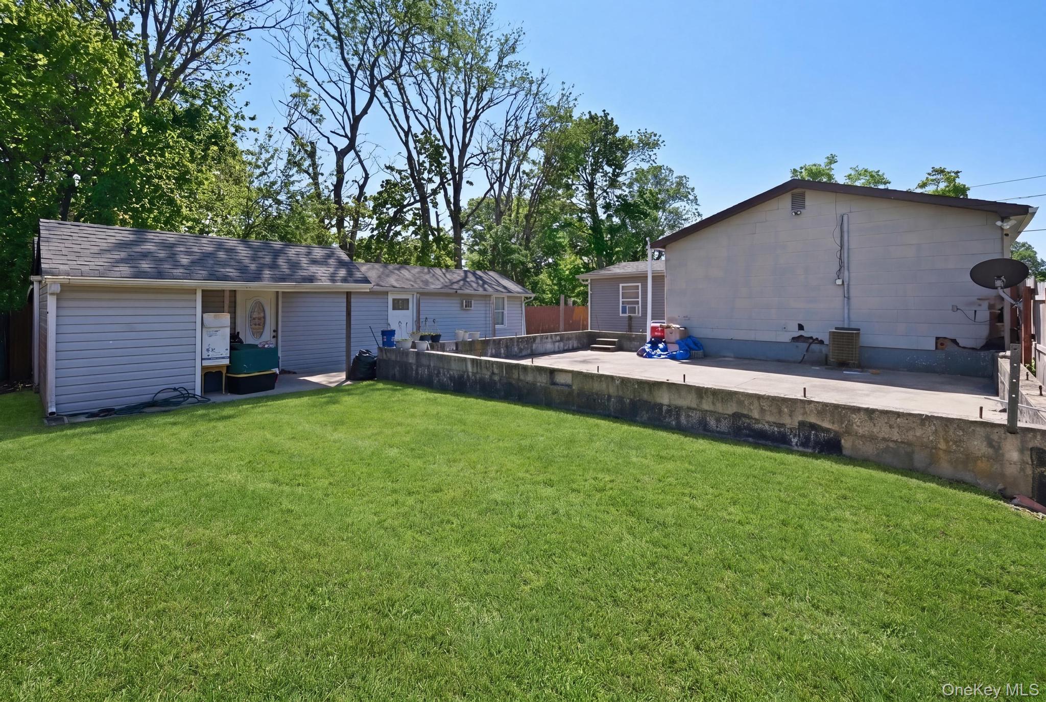 Single Family Broadway Suffolk County, NY 11717, MLS-993310-15