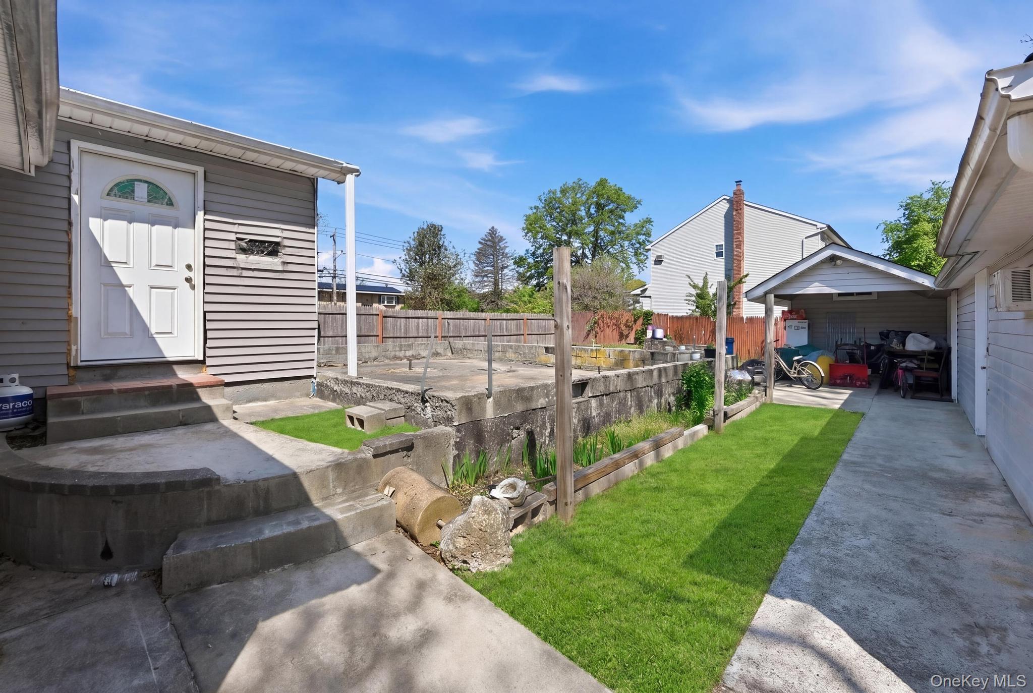 Single Family Broadway Suffolk County, NY 11717, MLS-993310-17