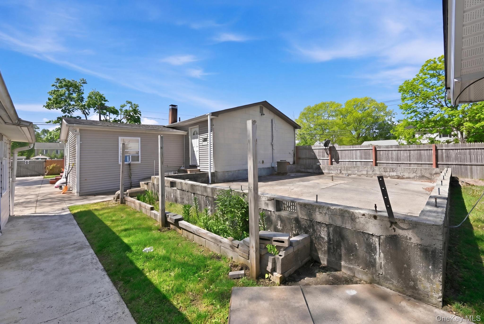 Single Family Broadway Suffolk County, NY 11717, MLS-993310-19