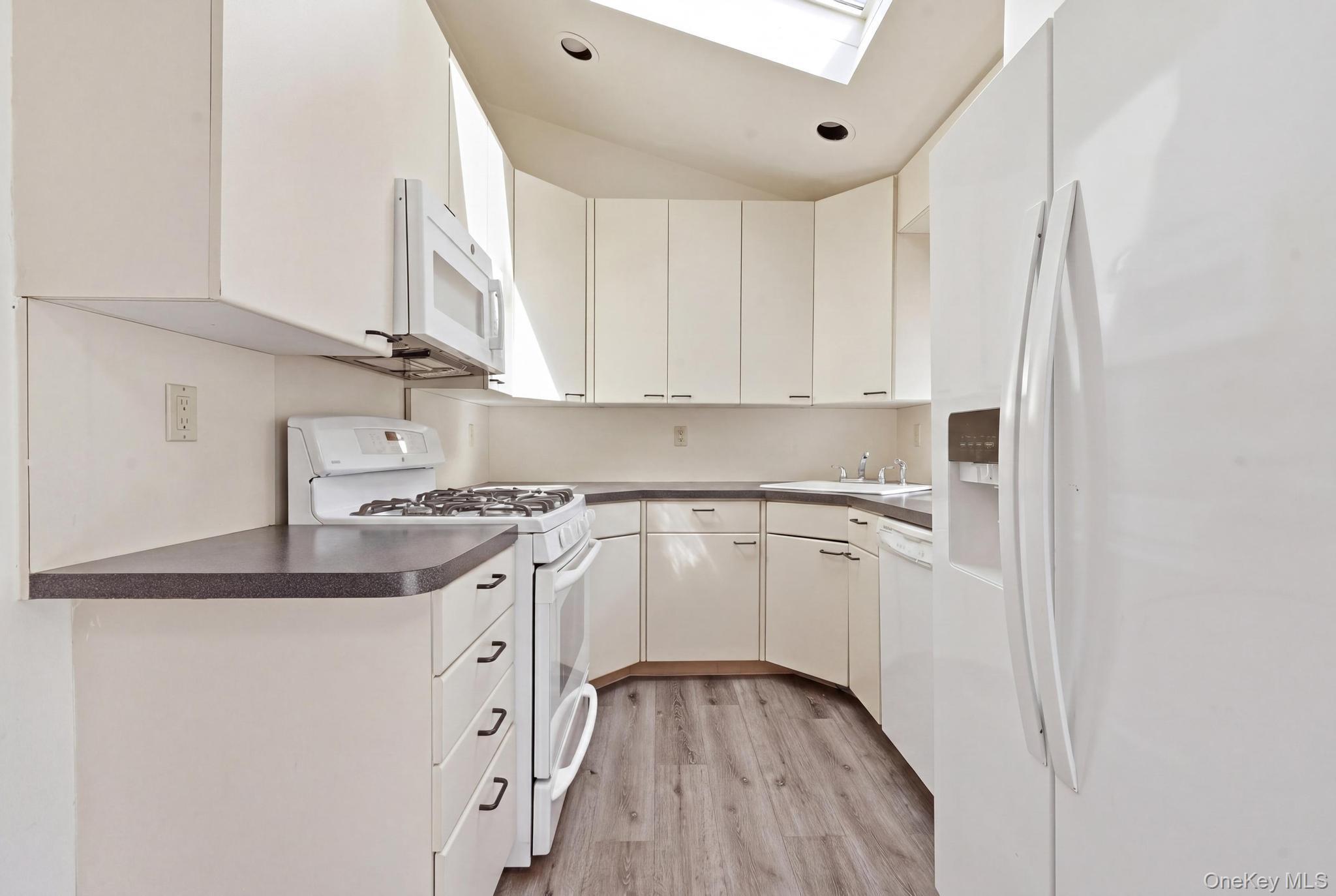 Single Family Broadway Suffolk County, NY 11717, MLS-993310-21