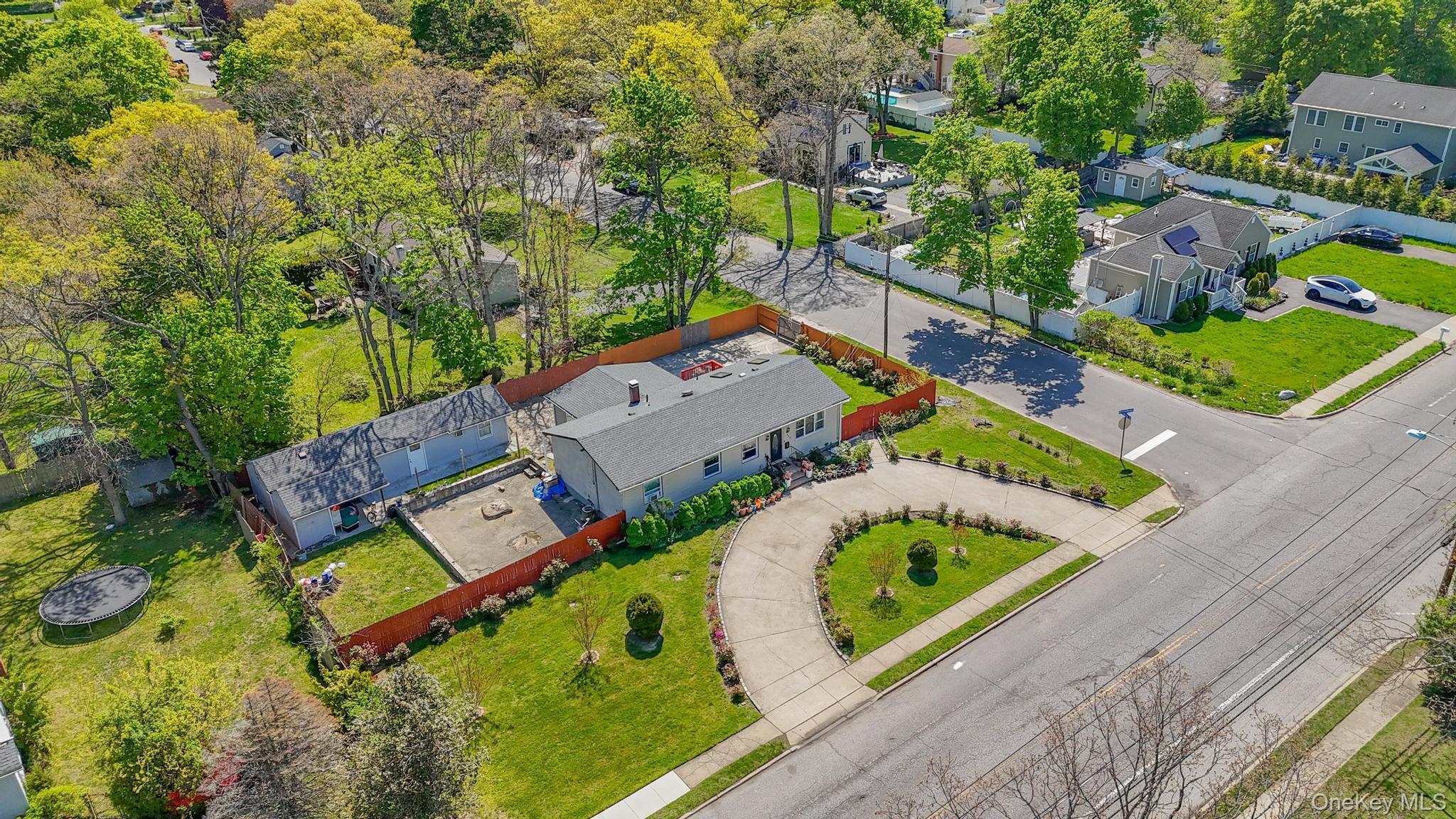 Single Family Broadway Suffolk County, NY 11717, MLS-993310-3