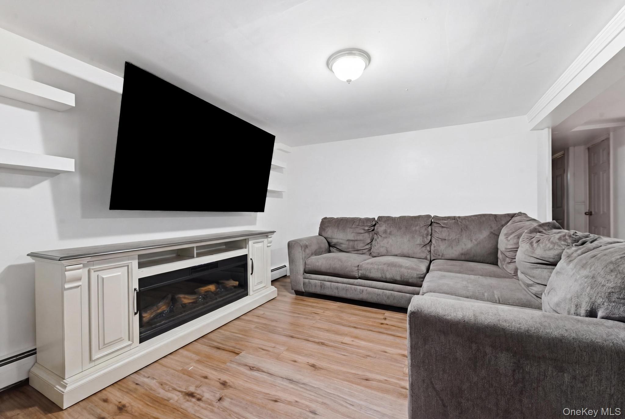 Single Family Broadway Suffolk County, NY 11717, MLS-993310-32