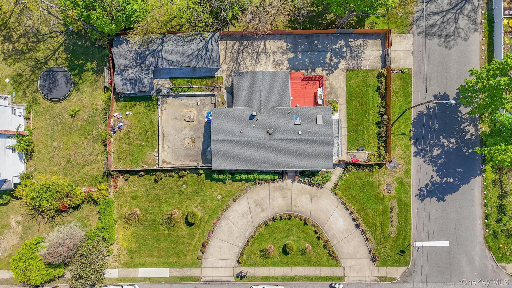 Single Family Broadway Suffolk County, NY 11717, MLS-993310-4