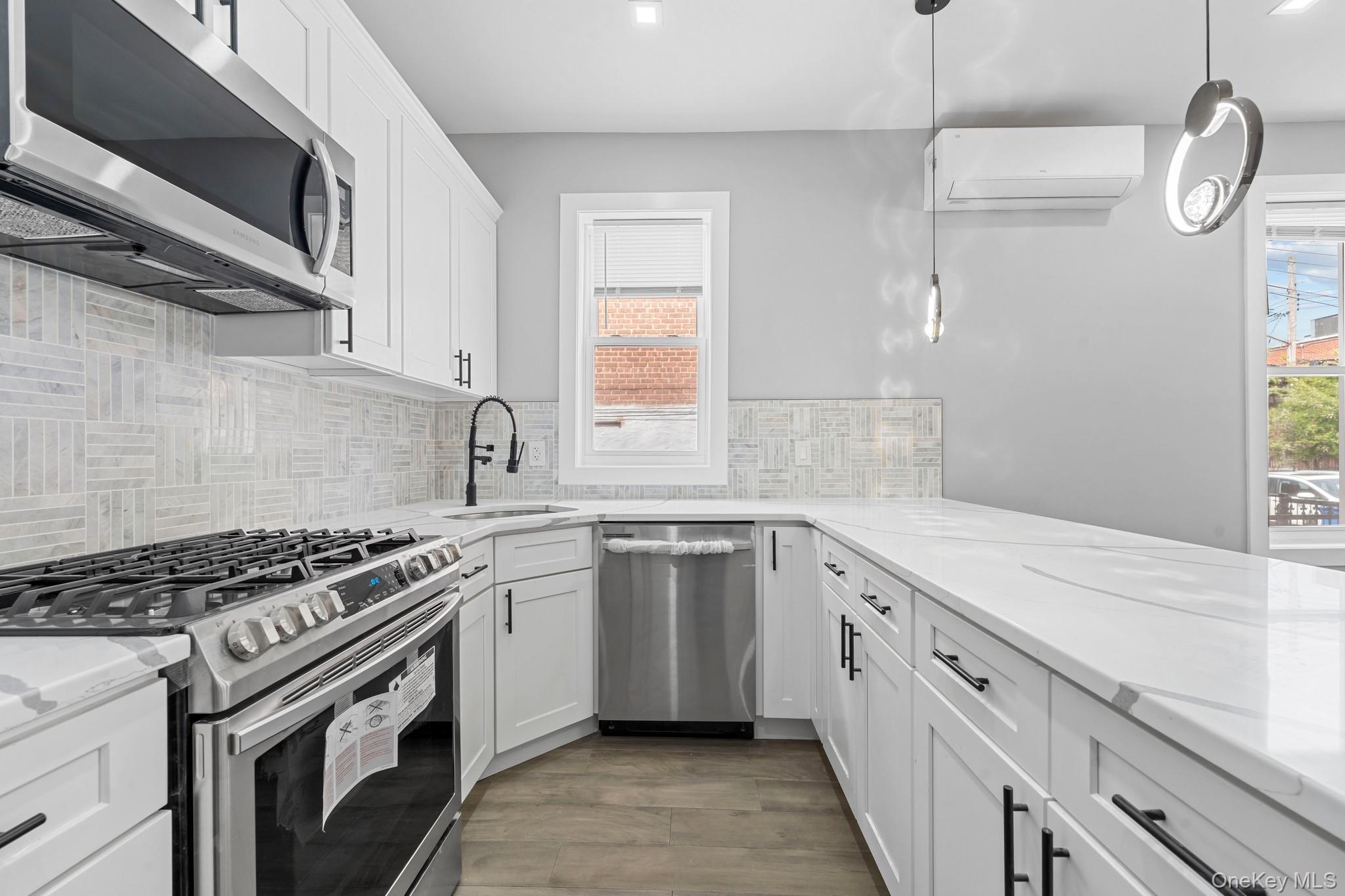 Single Family Saint Lawrence  Bronx, NY 10473, MLS-993347-3