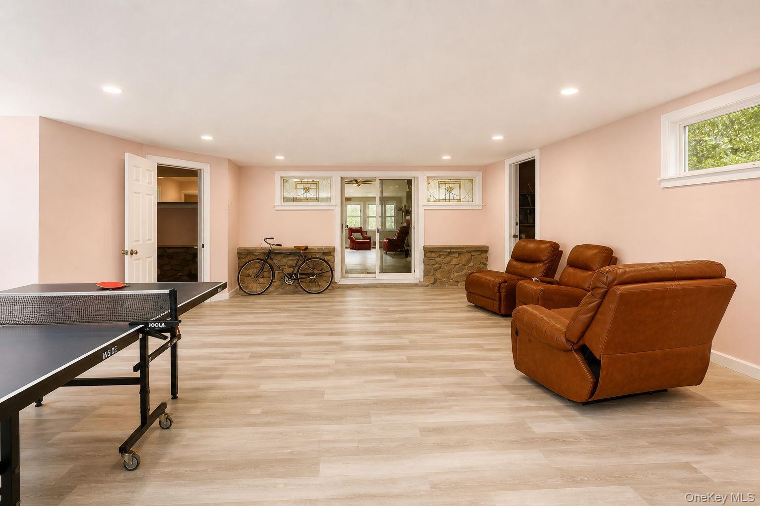 Single Family Warwick Place Orange County, NY 10921, MLS-993396-11