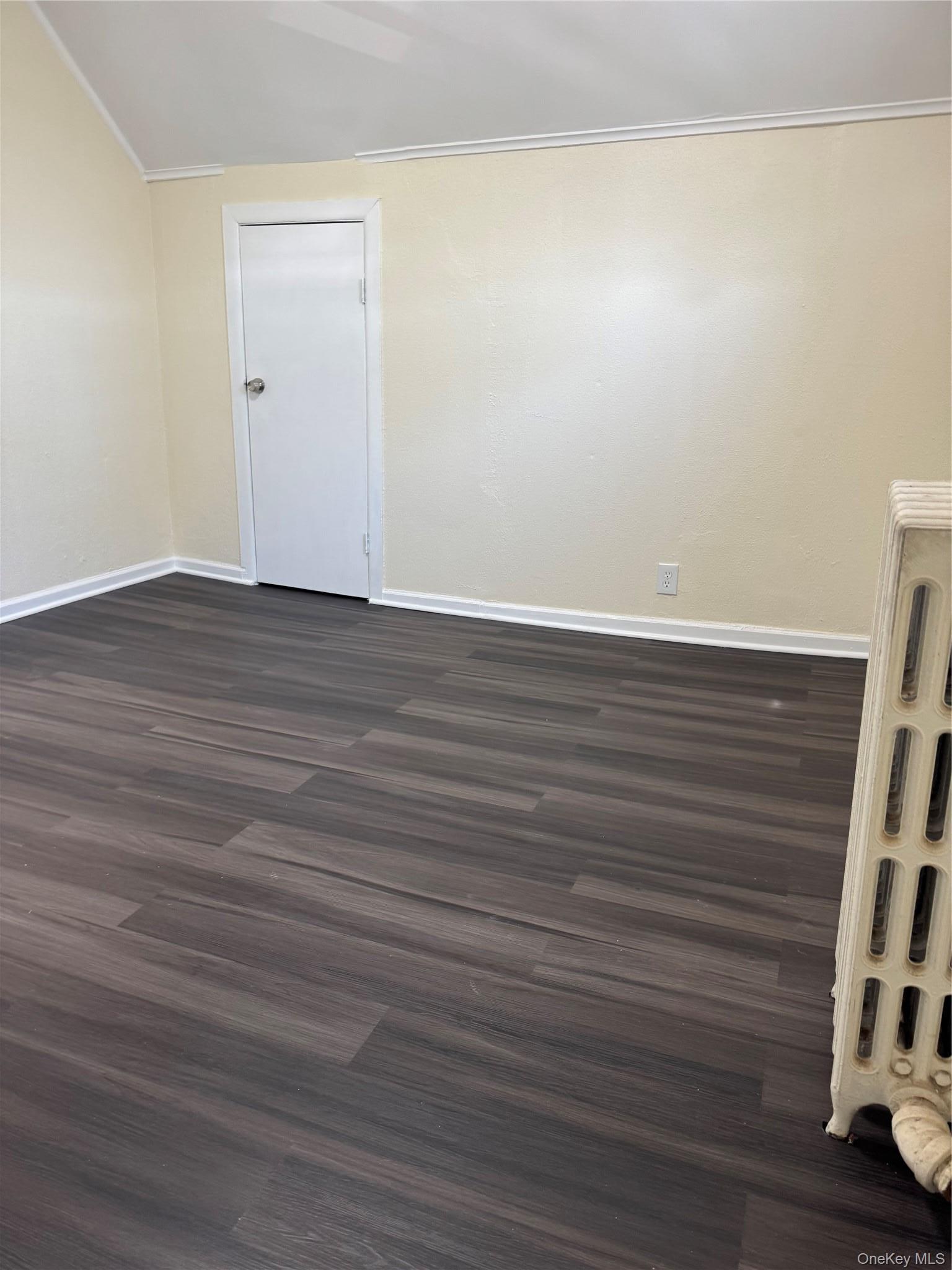Apartment 207th Queens, NY 11427, MLS-993412-3